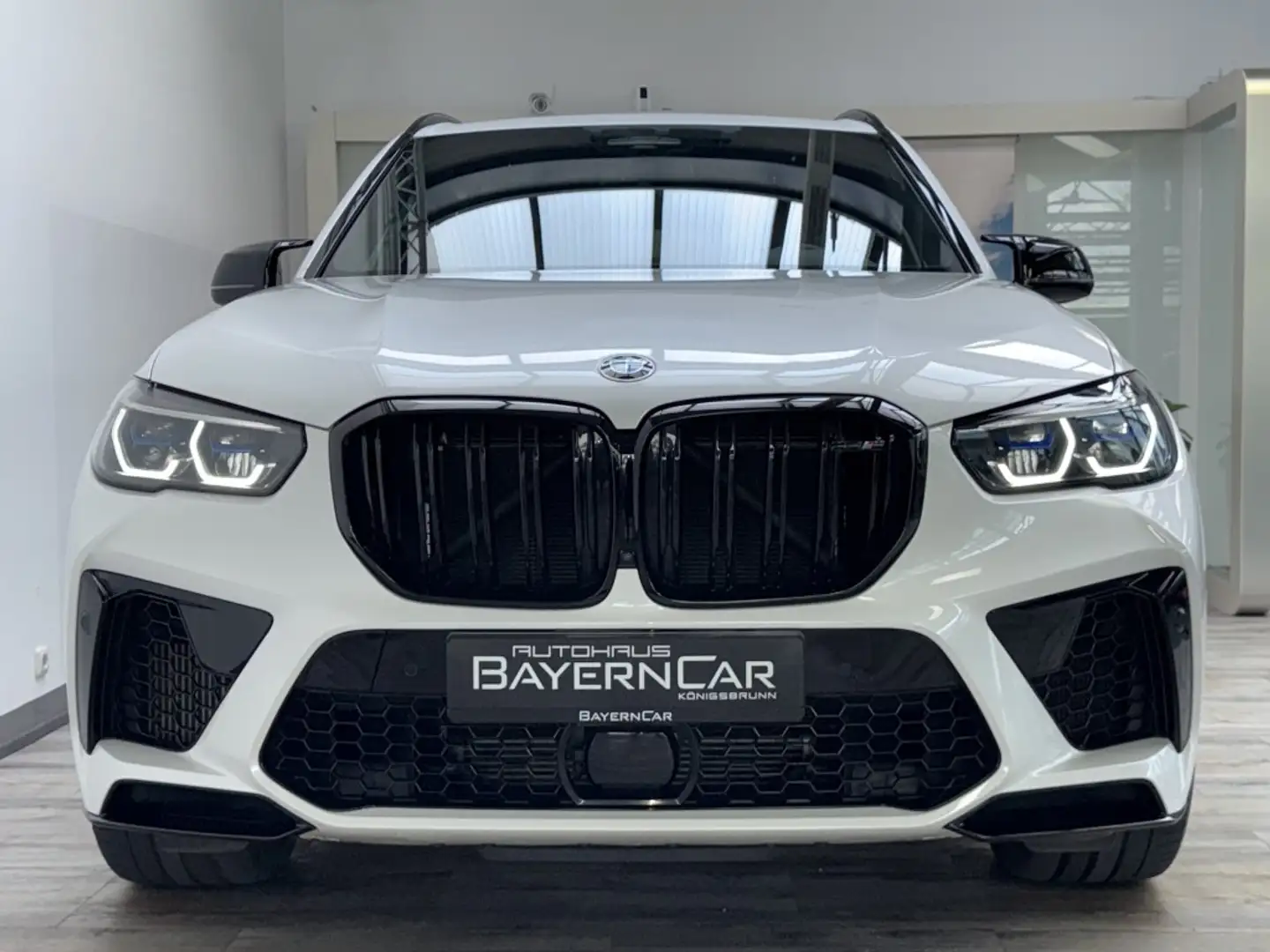 BMW X5 M Competition Sky ACC Sitzlüftung 360° AHK Bílá - 2
