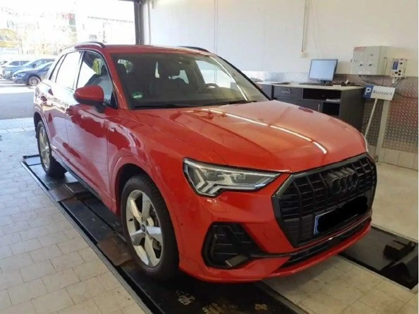 Audi Q3 45 TFSIe S tronic S line Rot - 2
