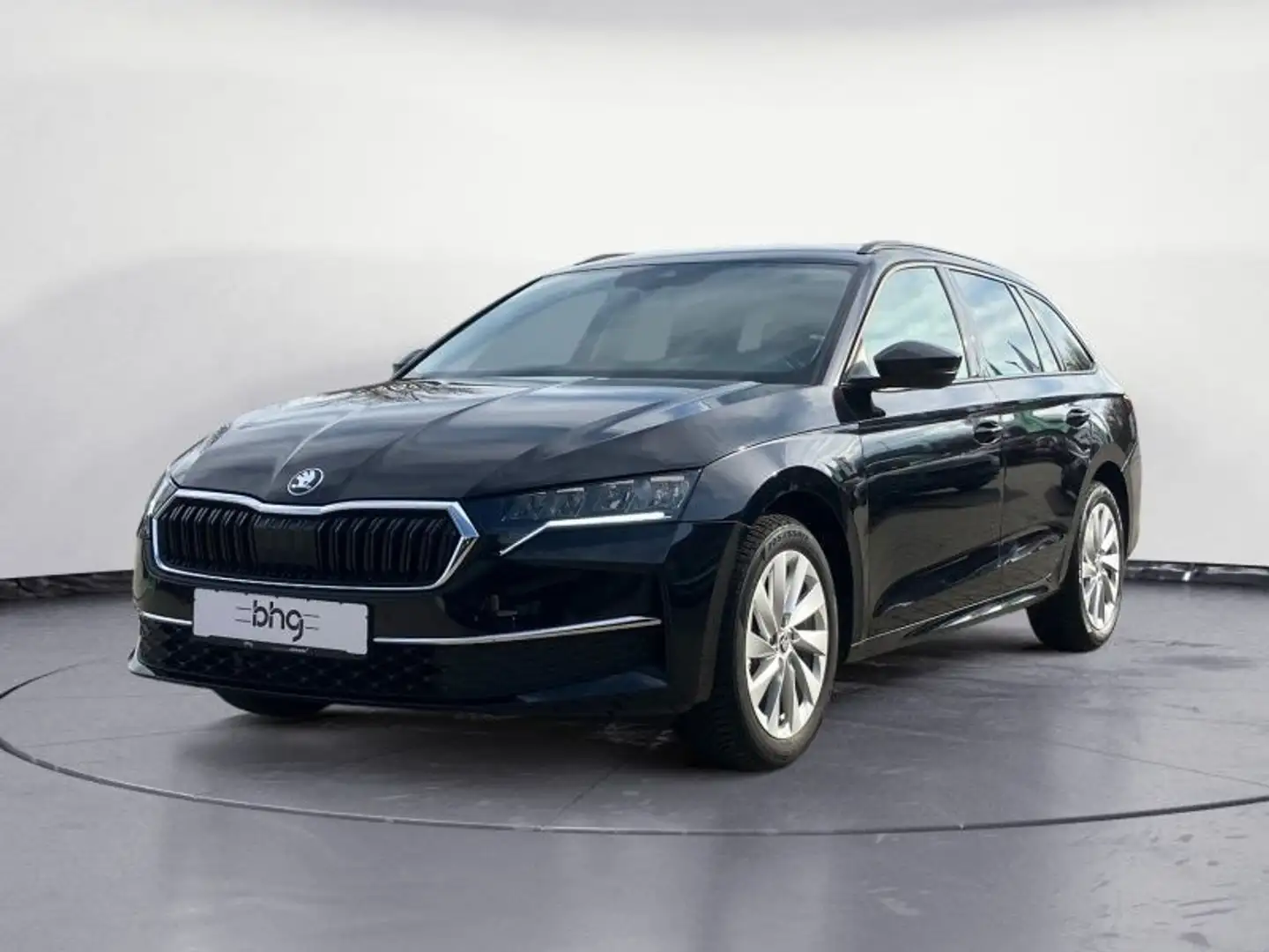 Skoda Octavia Combi 1.5 TSI mHEV DSG Selection Schwarz - 2