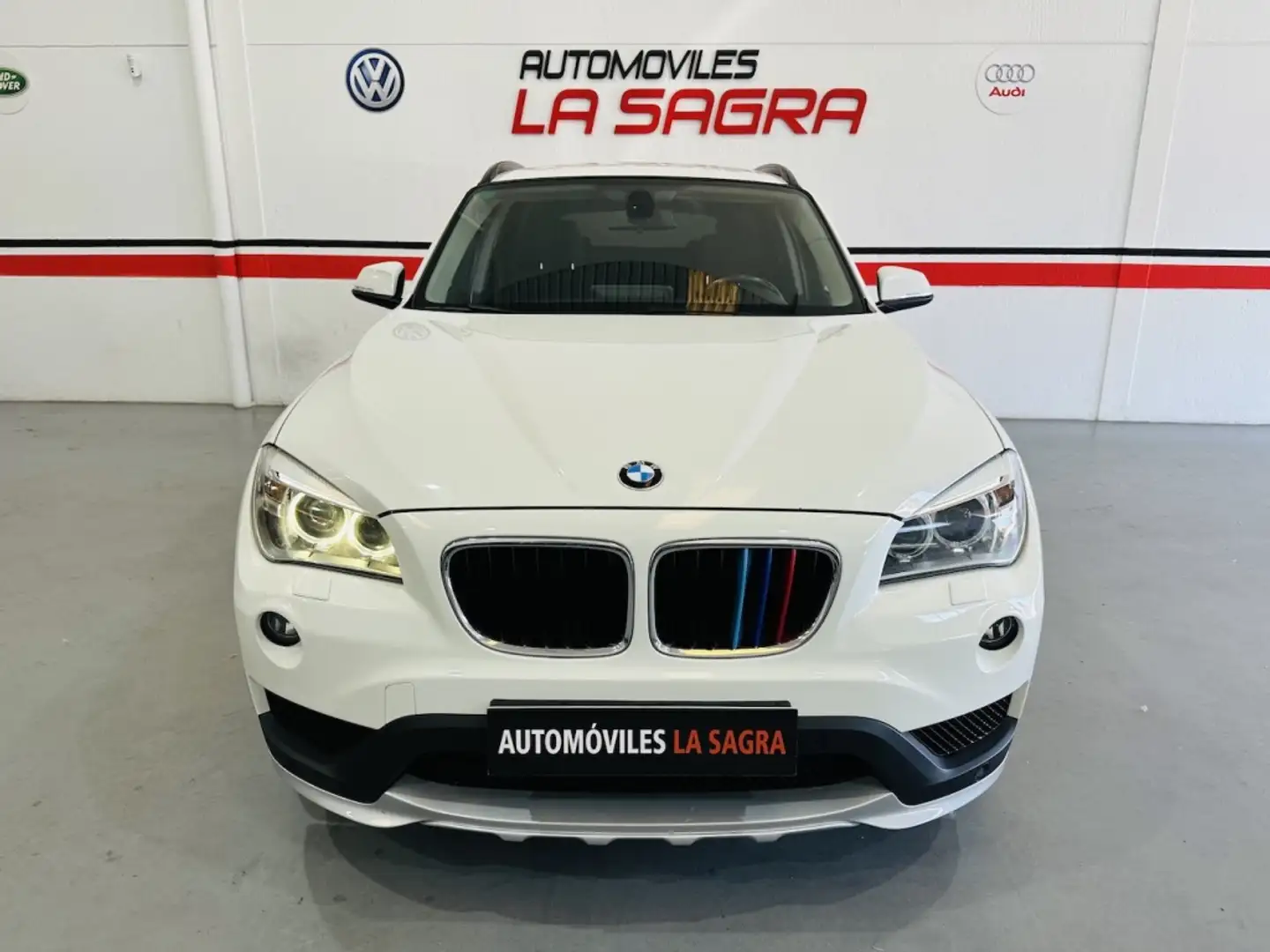 BMW X1 xDrive 18dA Wit - 2