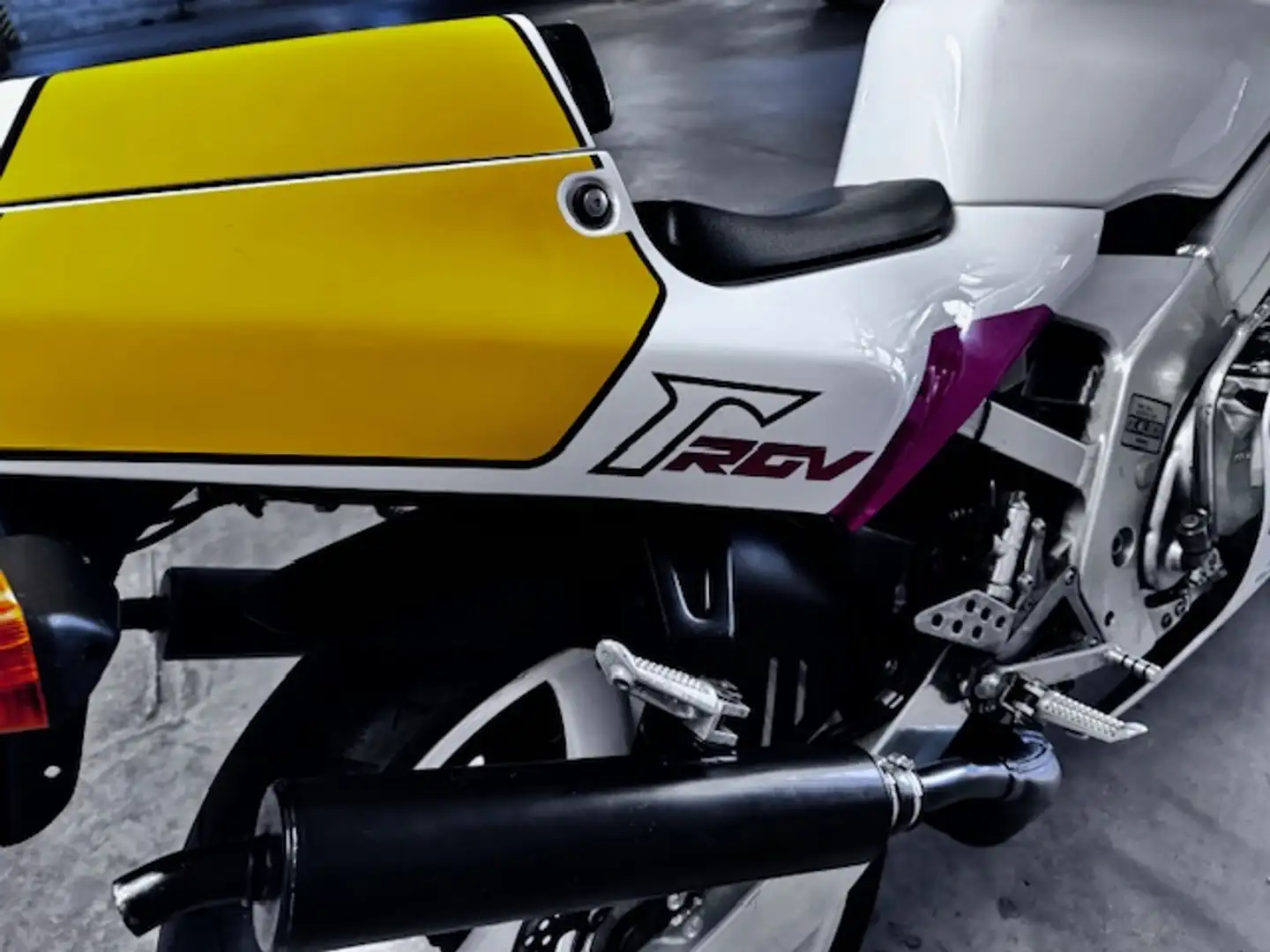 Suzuki RGV 250 PEPSI Blanco - 2