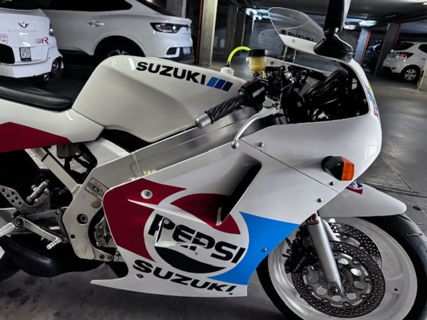 Suzuki RGV 250 PEPSI Blanco - 1