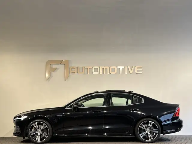 Volvo S60 view 8