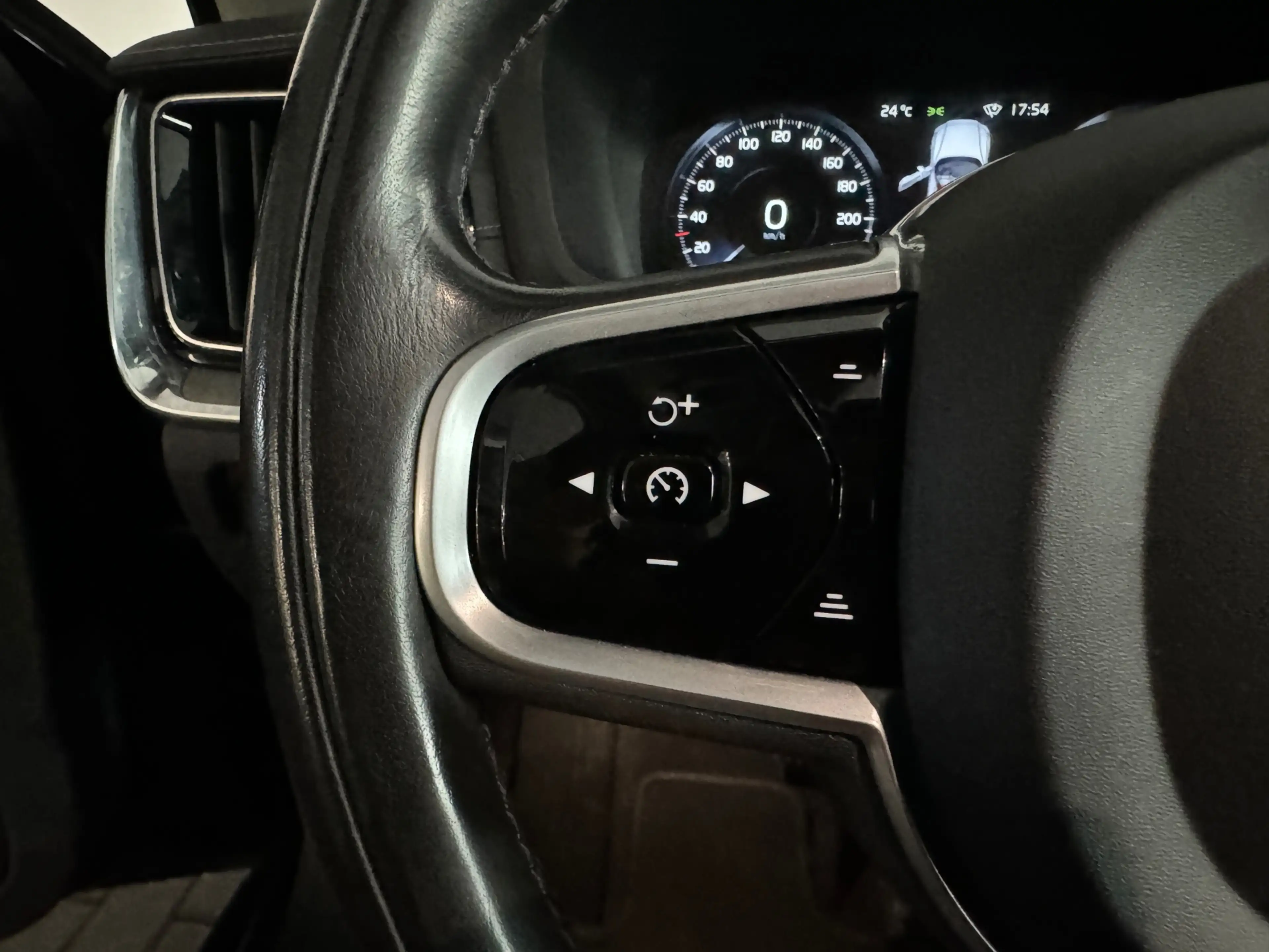 Volvo S60 2.0 Recharge T8 AWD Inscription Pano|Memory|Bowers — photo 15