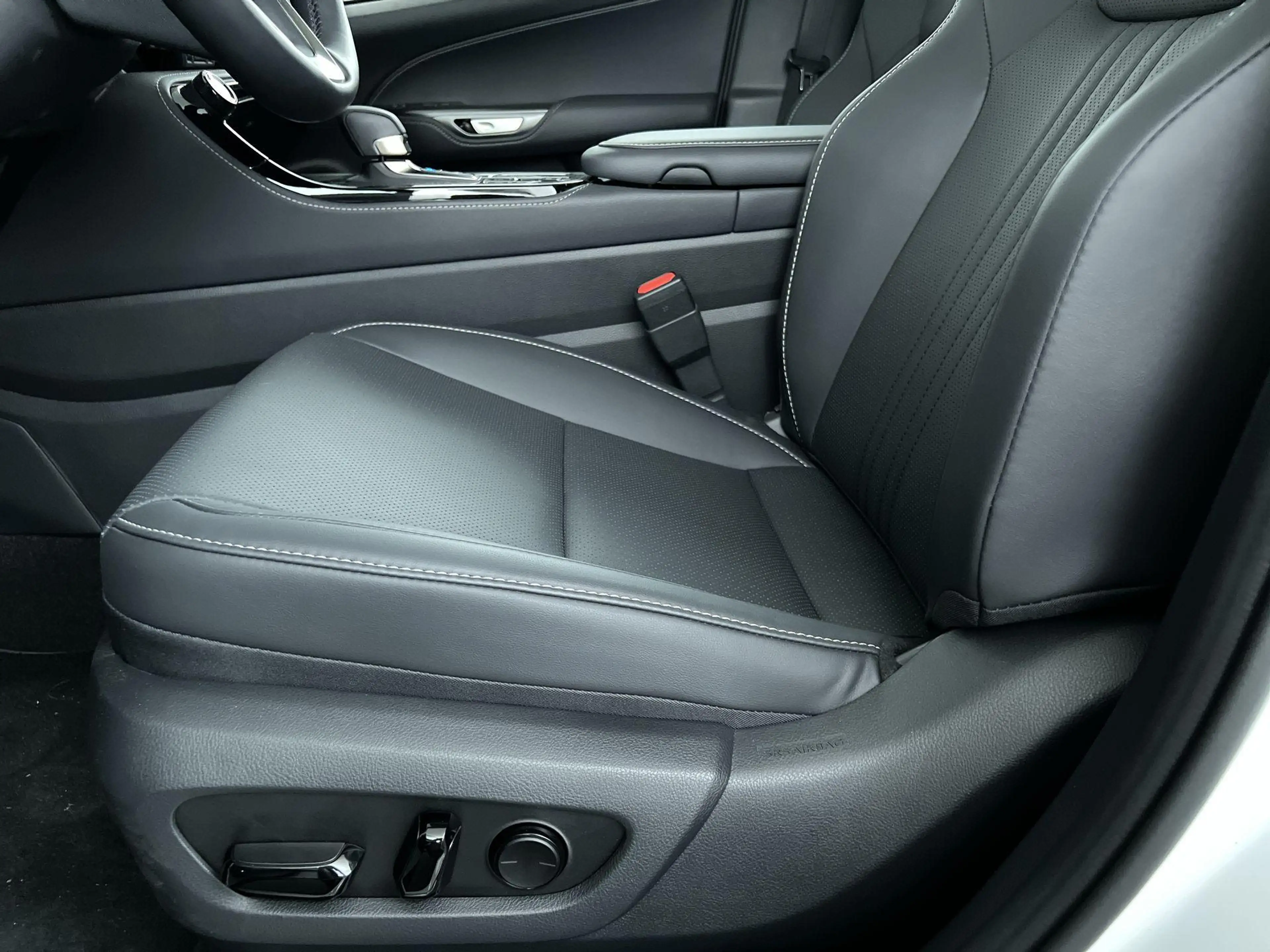 Lexus NX 450h+ AWD 35th Edition, Explorer Pack (trekhaak)! — photo 13