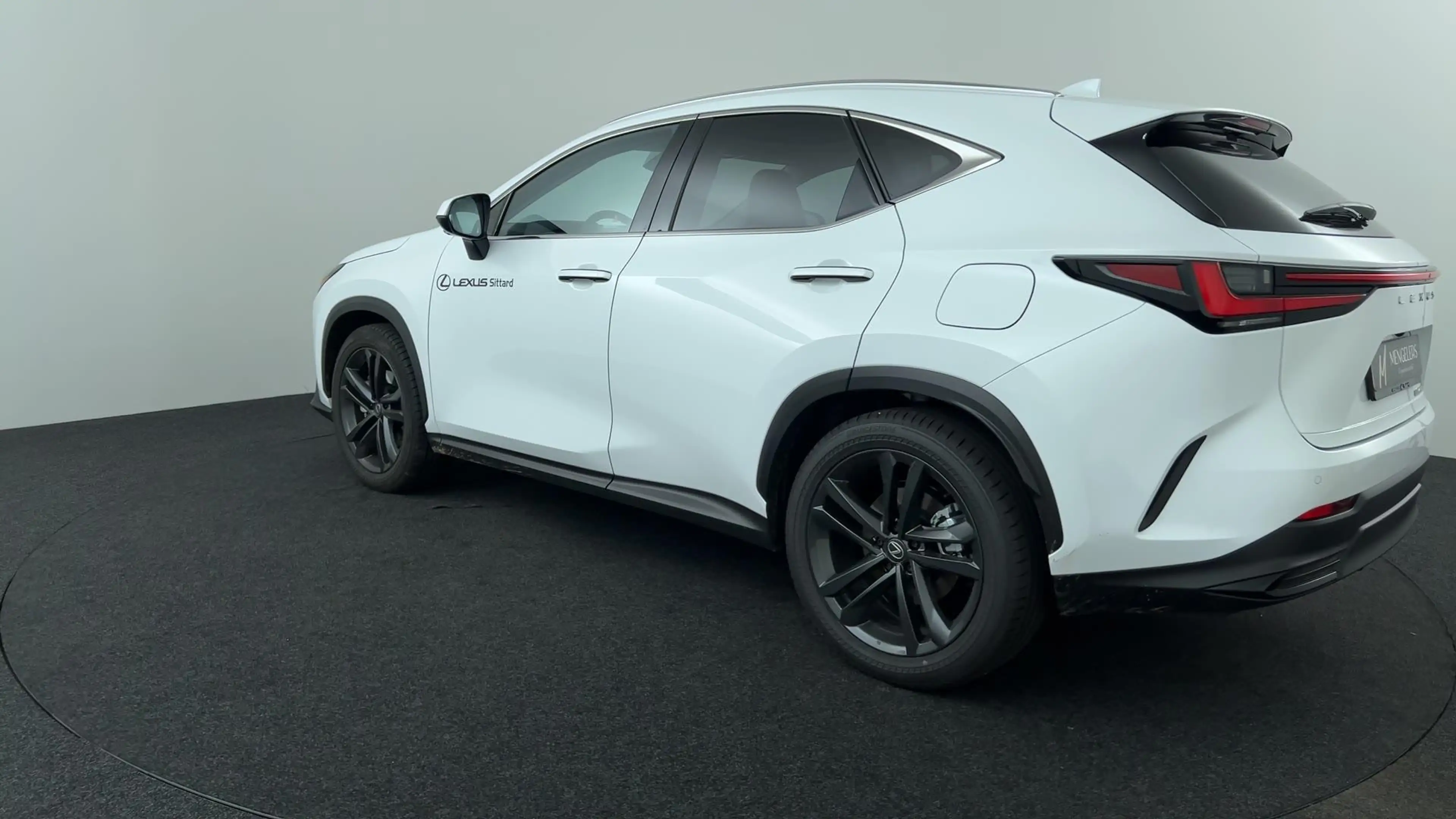 Lexus NX 450h+ AWD 35th Edition, Explorer Pack (trekhaak)! — photo 3