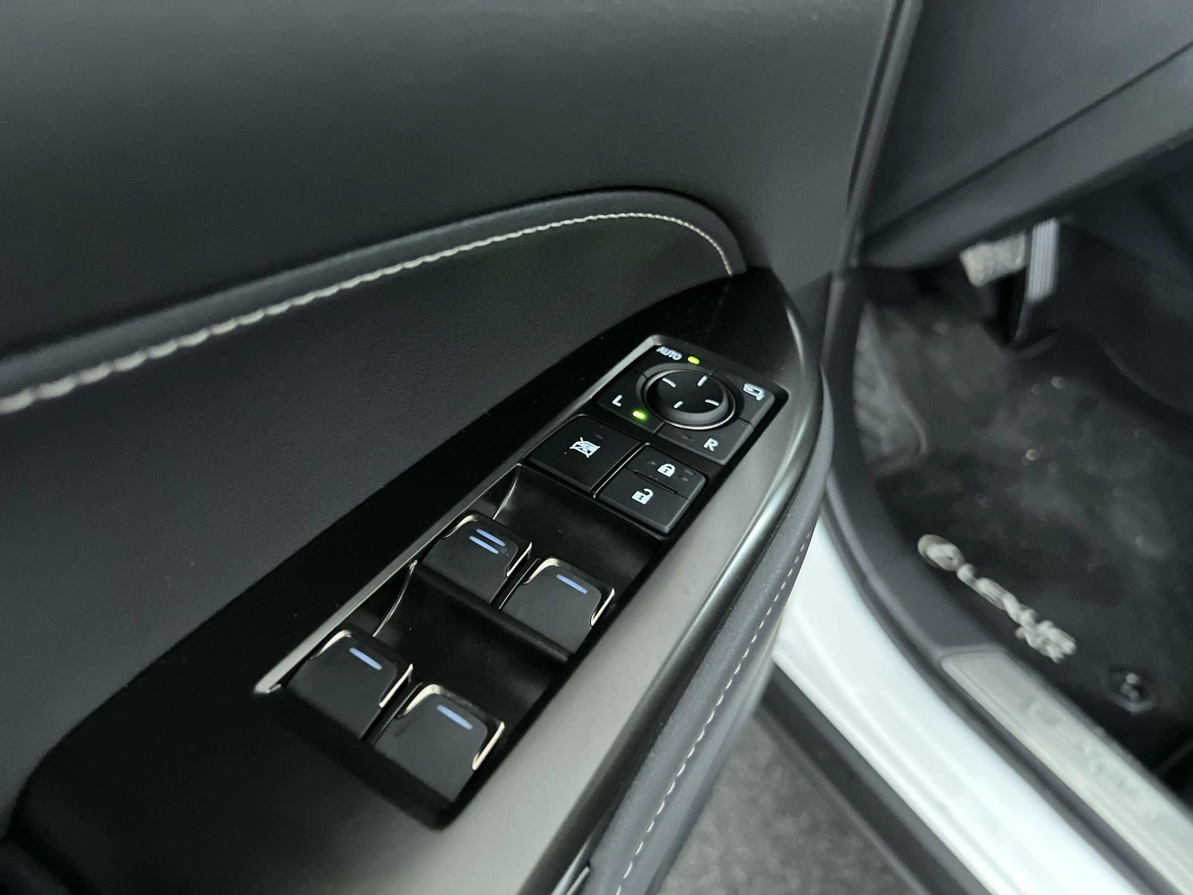 Lexus NX 450h+ AWD 35th Edition, Explorer Pack (trekhaak)! — photo 12