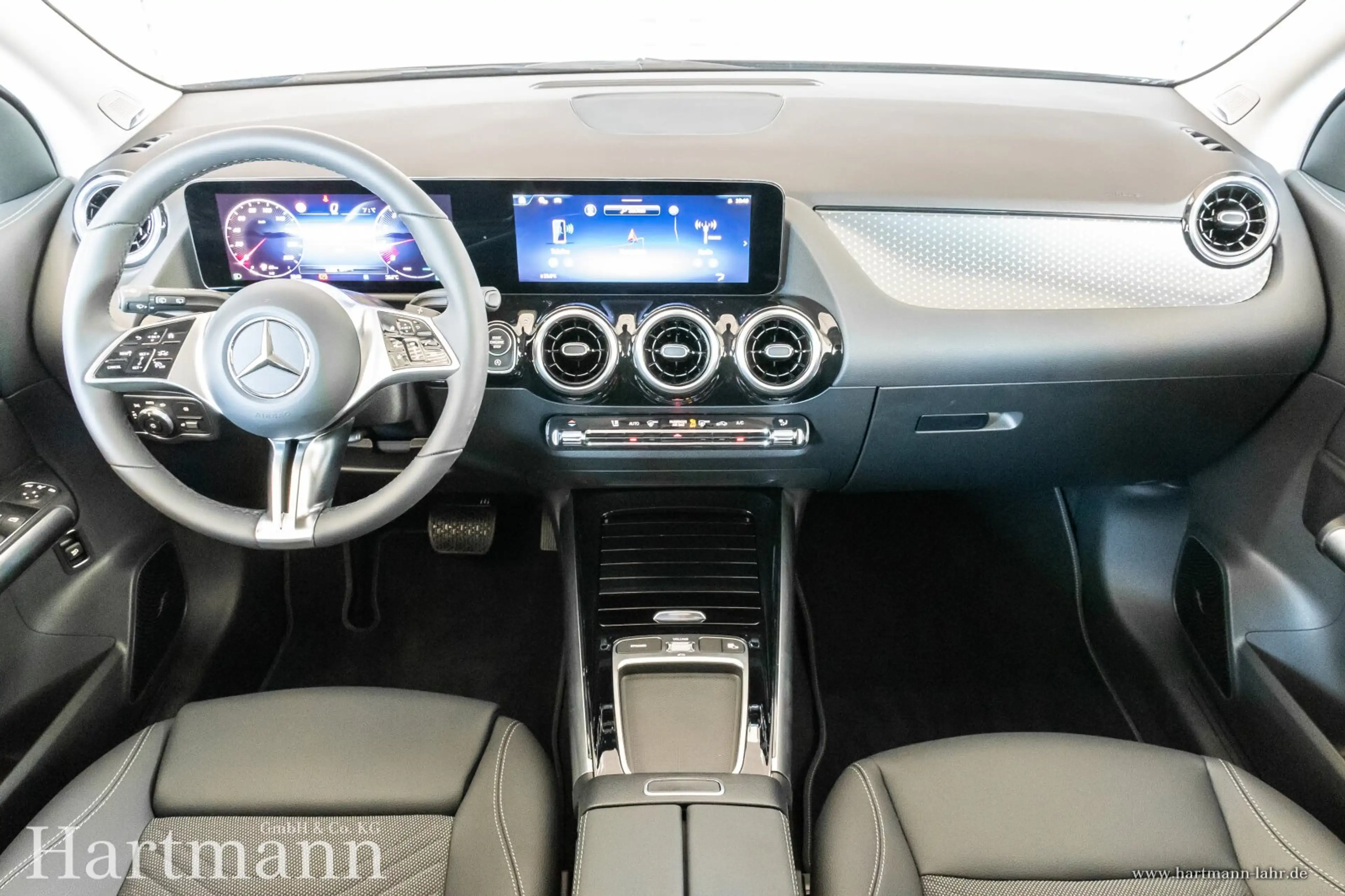 Mercedes-Benz GLA 220 GLA 220 4MATIC Progressive Advanced Burmester LED — photo 8
