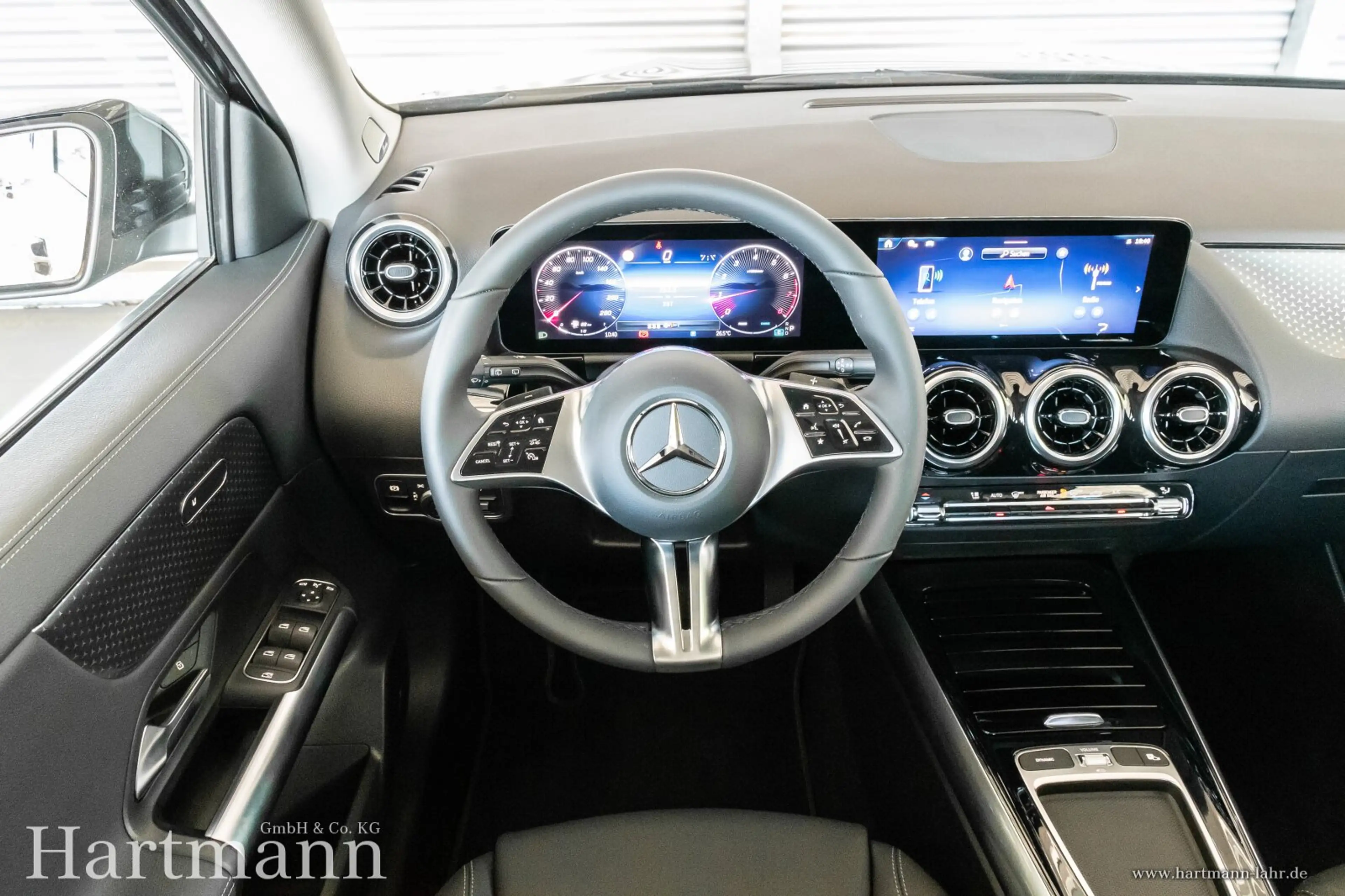 Mercedes-Benz GLA 220 GLA 220 4MATIC Progressive Advanced Burmester LED — photo 9