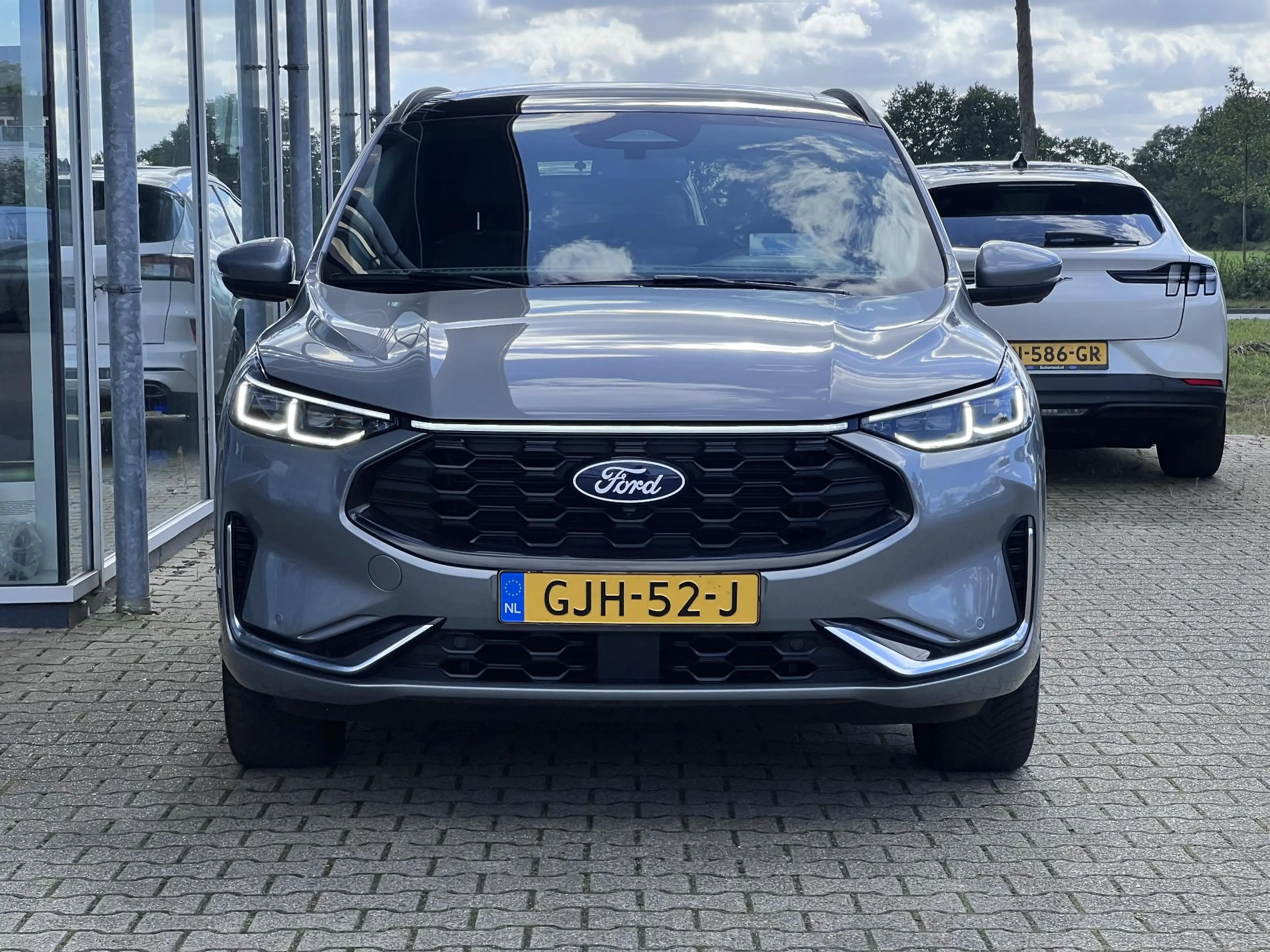 Ford Kuga 2.5 PHEV ST-Line X | Panoramadak | Wegklapbare tre — photo 2