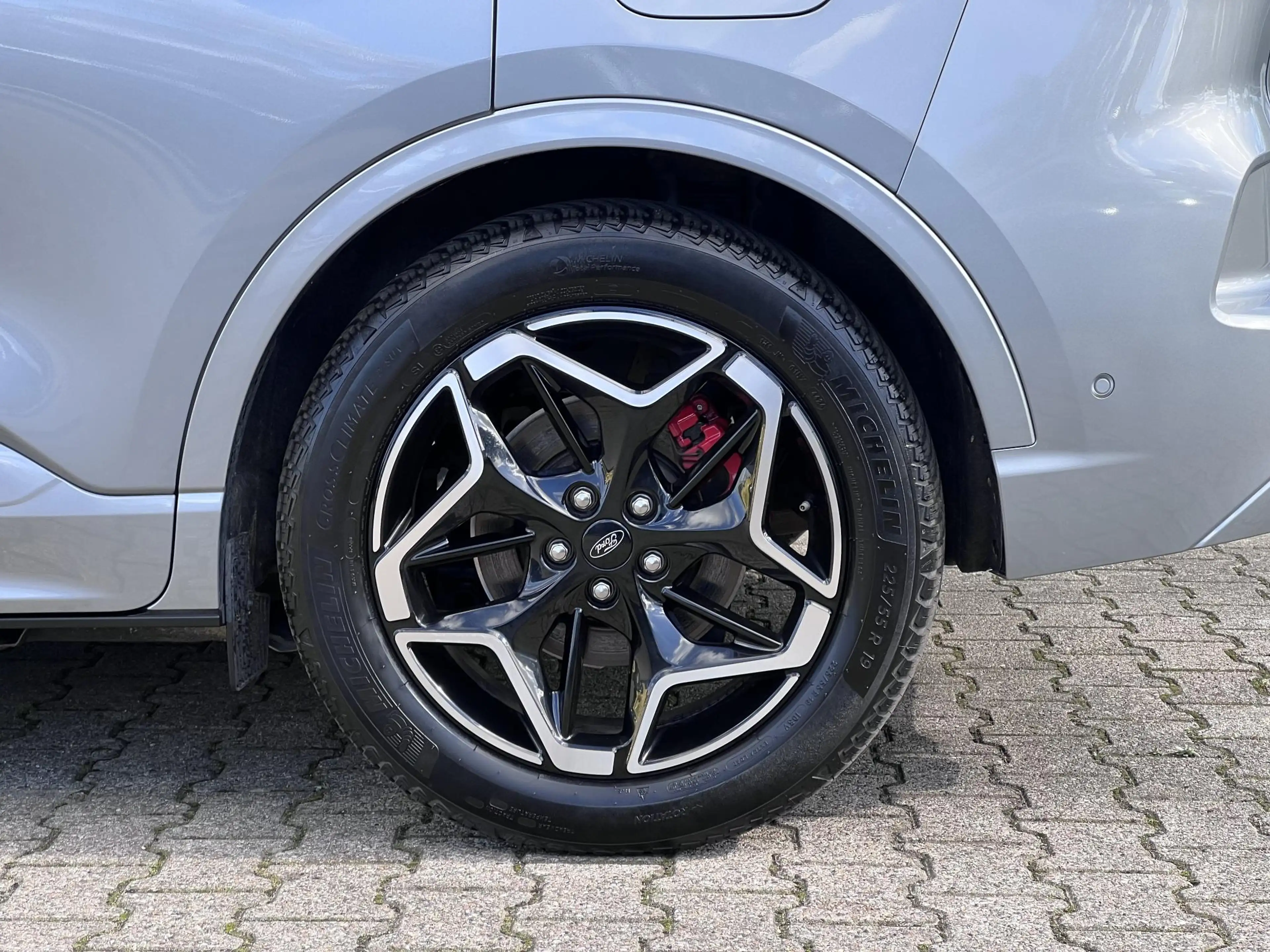 Ford Kuga 2.5 PHEV ST-Line X | Panoramadak | Wegklapbare tre — photo 3