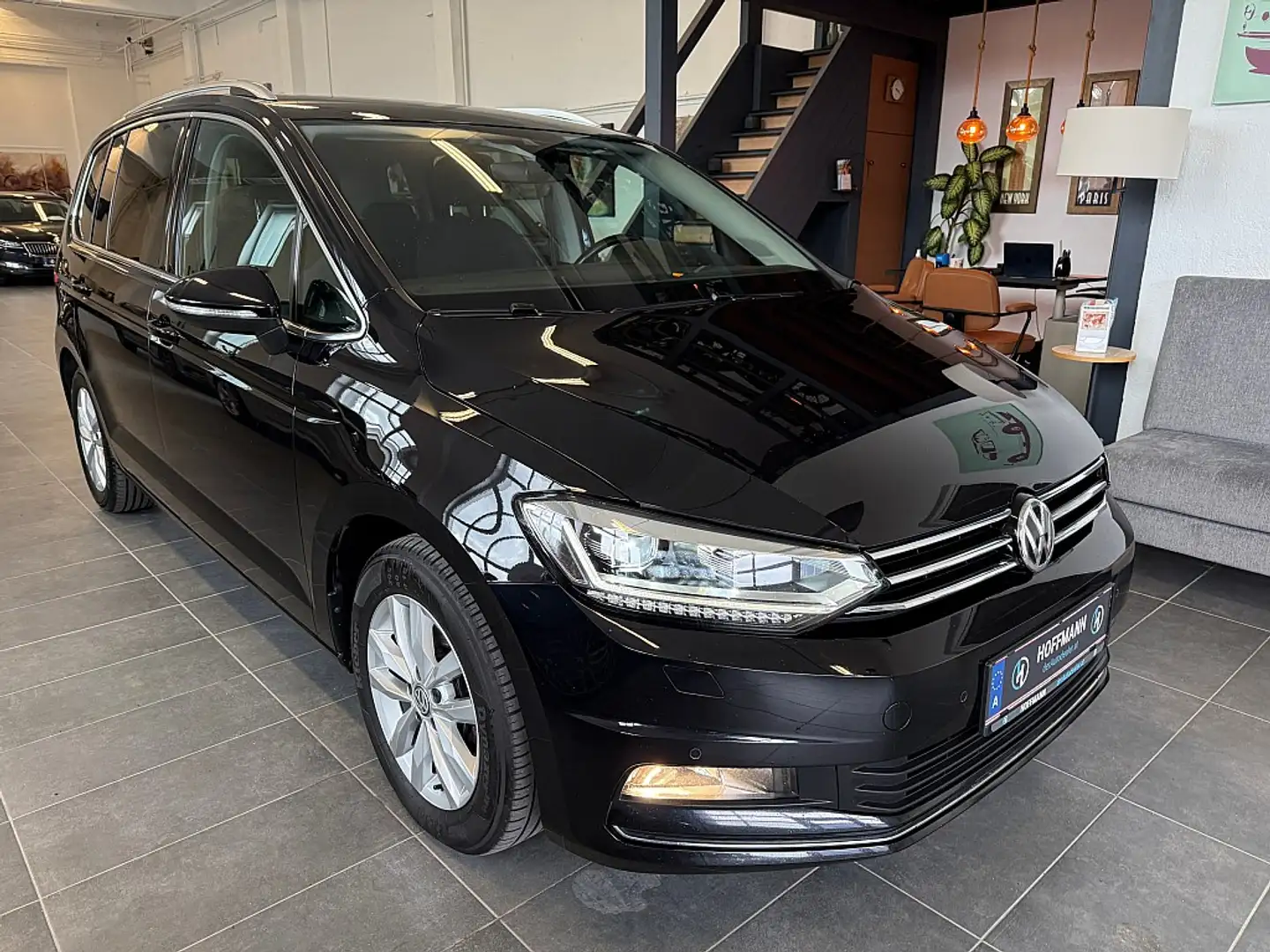 Volkswagen Touran Highline 2,0 SCR TDI DSG, ACC,Xenon,Navi,AHK Schwarz - 1