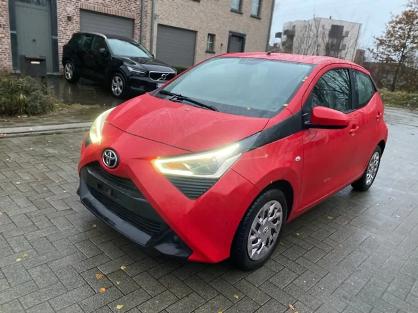 Toyota Aygo 2020/7.200 KM / €11.750 !! Rouge - 1
