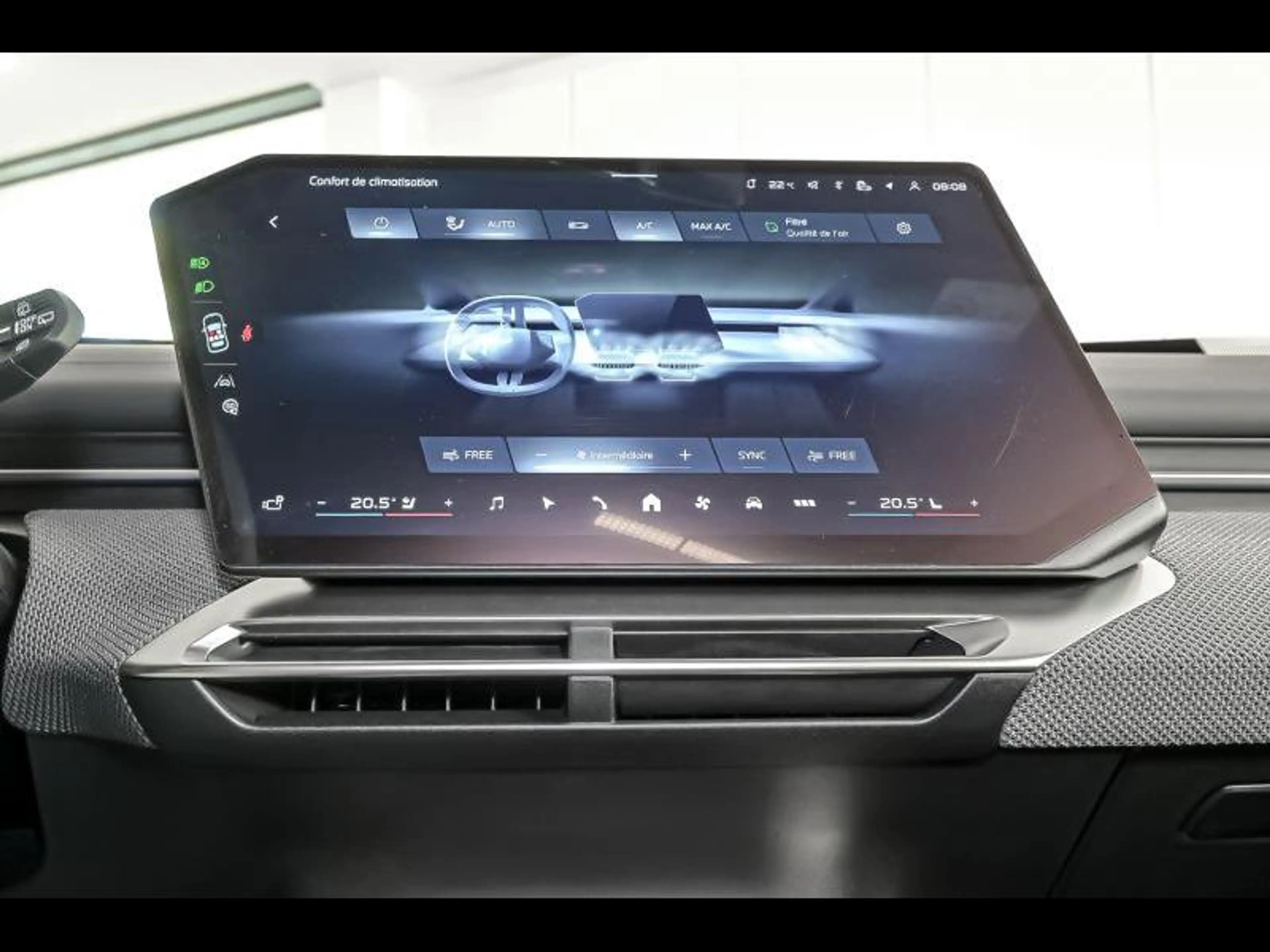 BMW iX3 50 xDrive Pack Sport M — photo 11