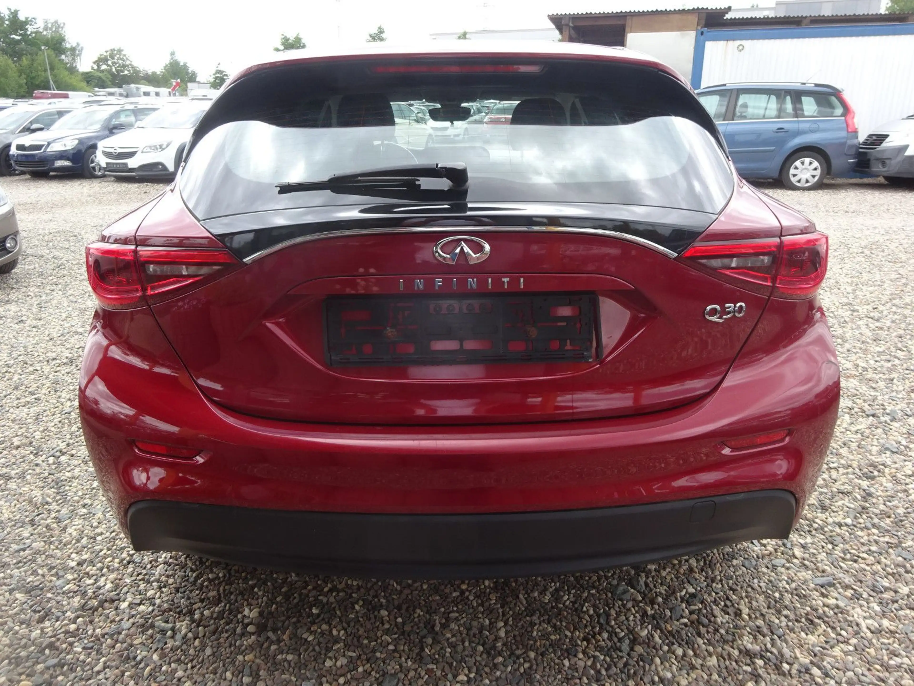 Infiniti Q30 1.5d FWD City Black — photo 5