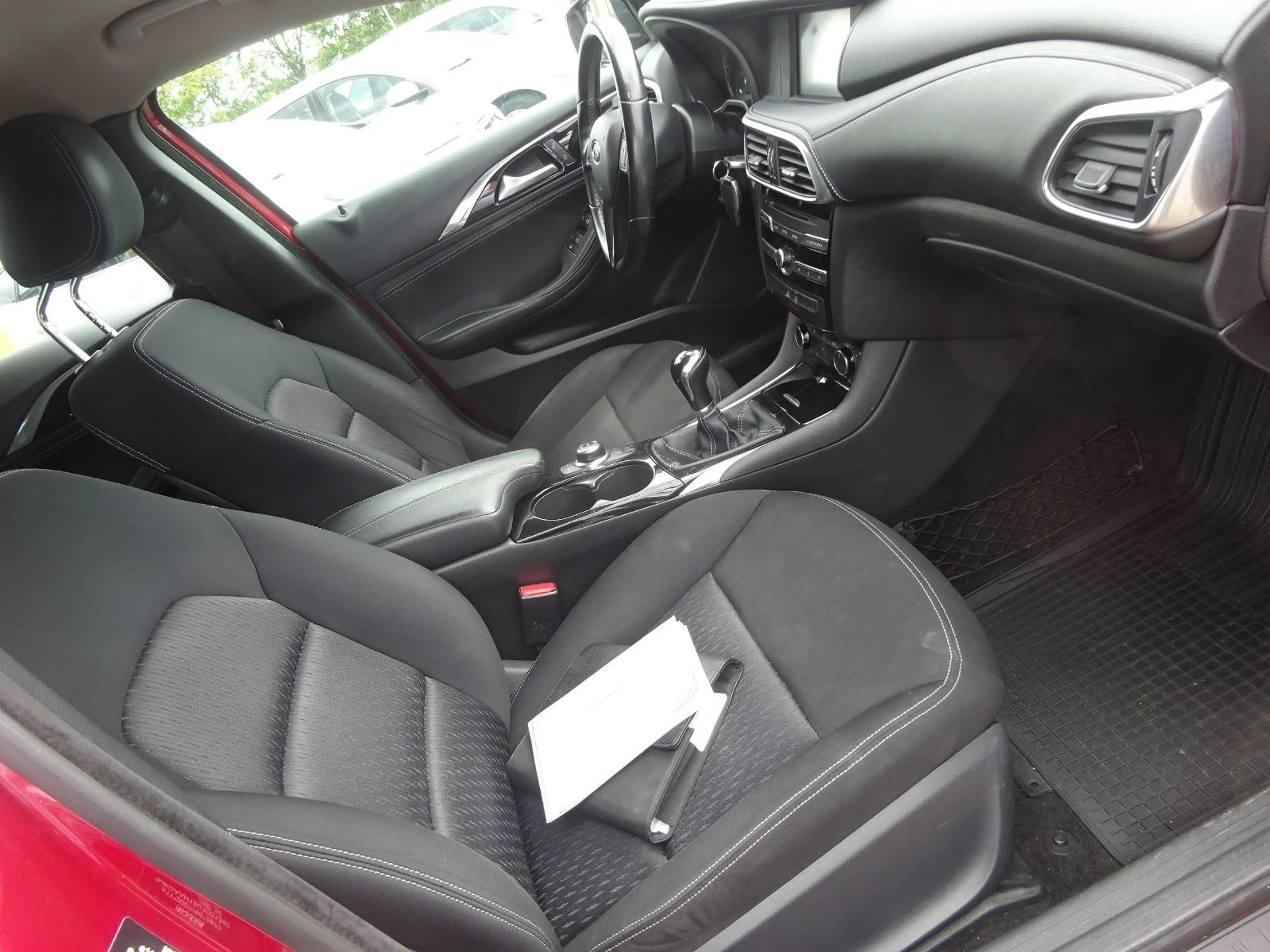 Infiniti Q30 1.5d FWD City Black — photo 11