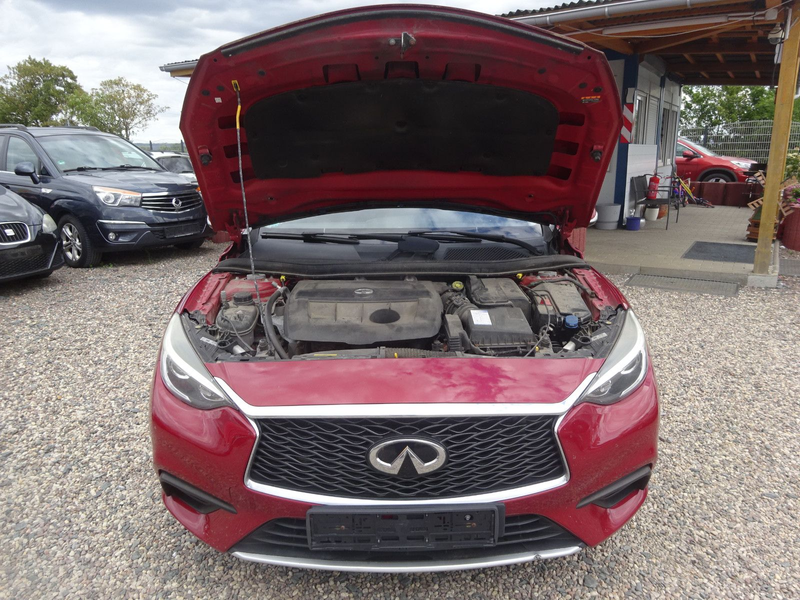 Infiniti Q30 1.5d FWD City Black — photo 14