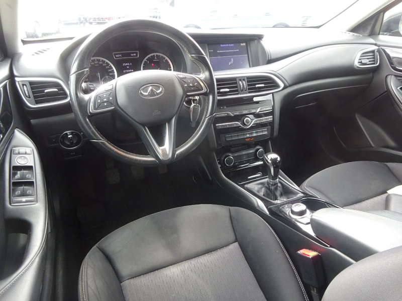 Infiniti Q30 1.5d FWD City Black — photo 9