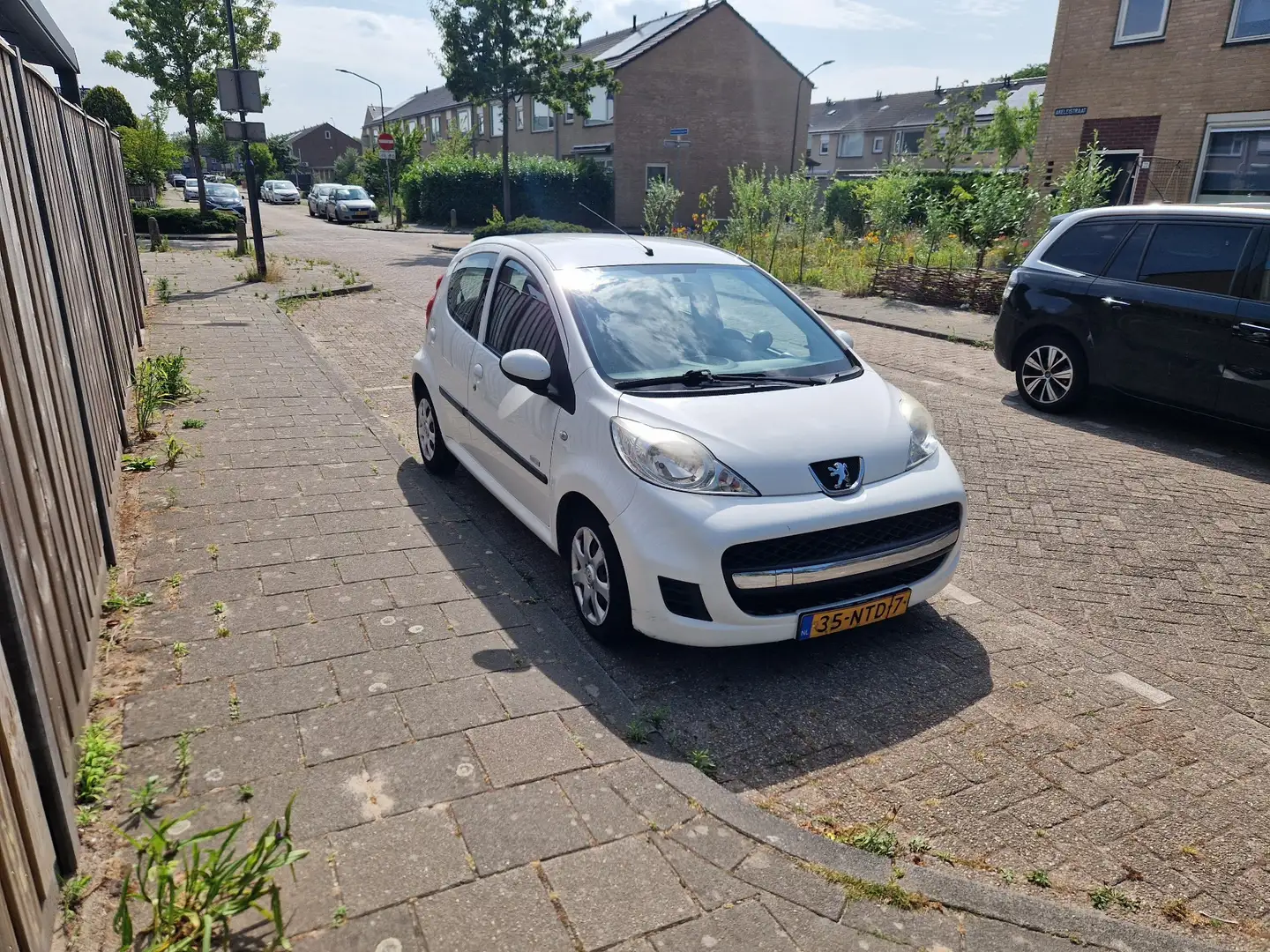 Peugeot 107 1.0-12V Millesim 200 White - 1