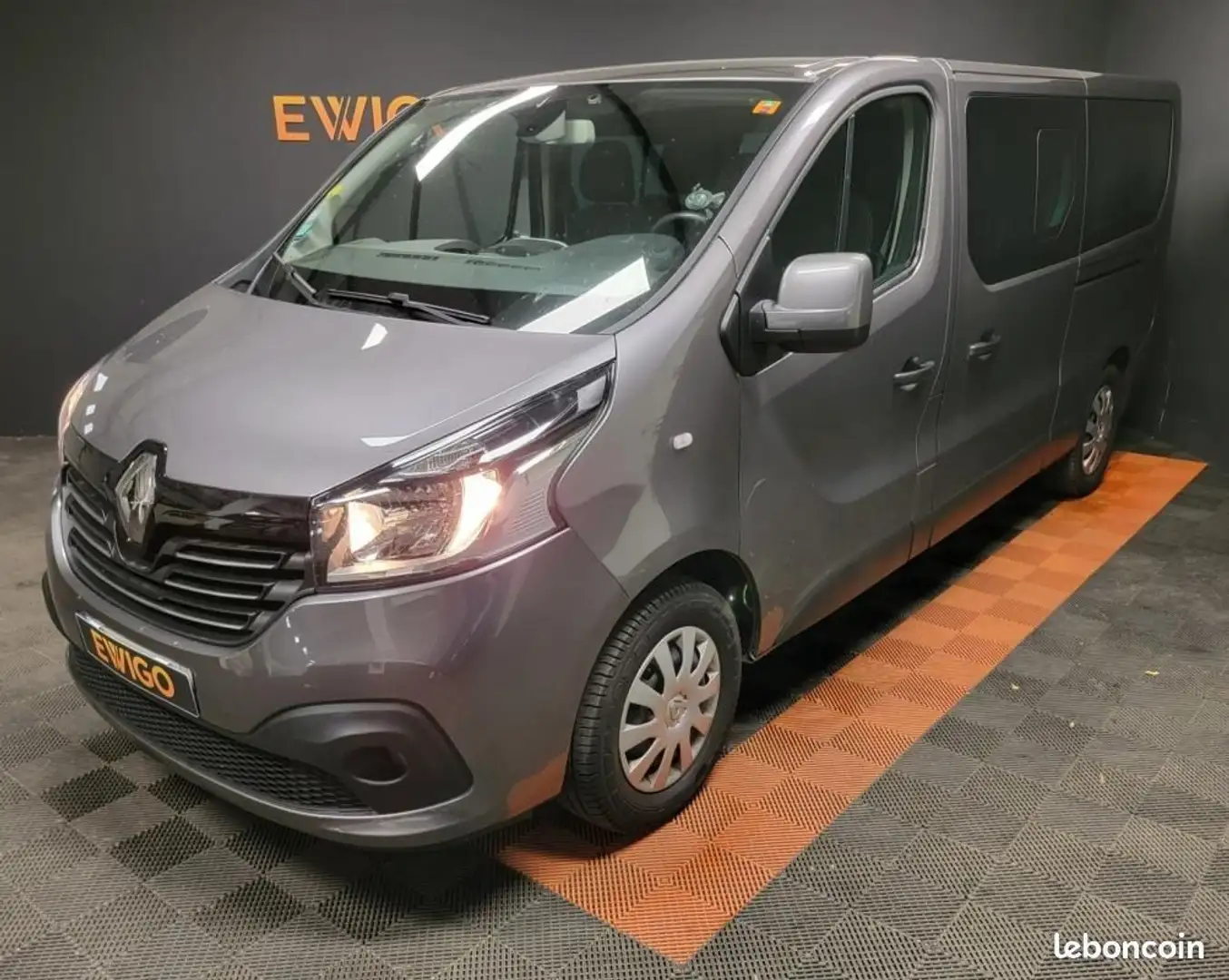 Renault Trafic COMBI 1.6 DCI 125ch L2 INTENS ATTELAGE 9 PLACES Gris - 1