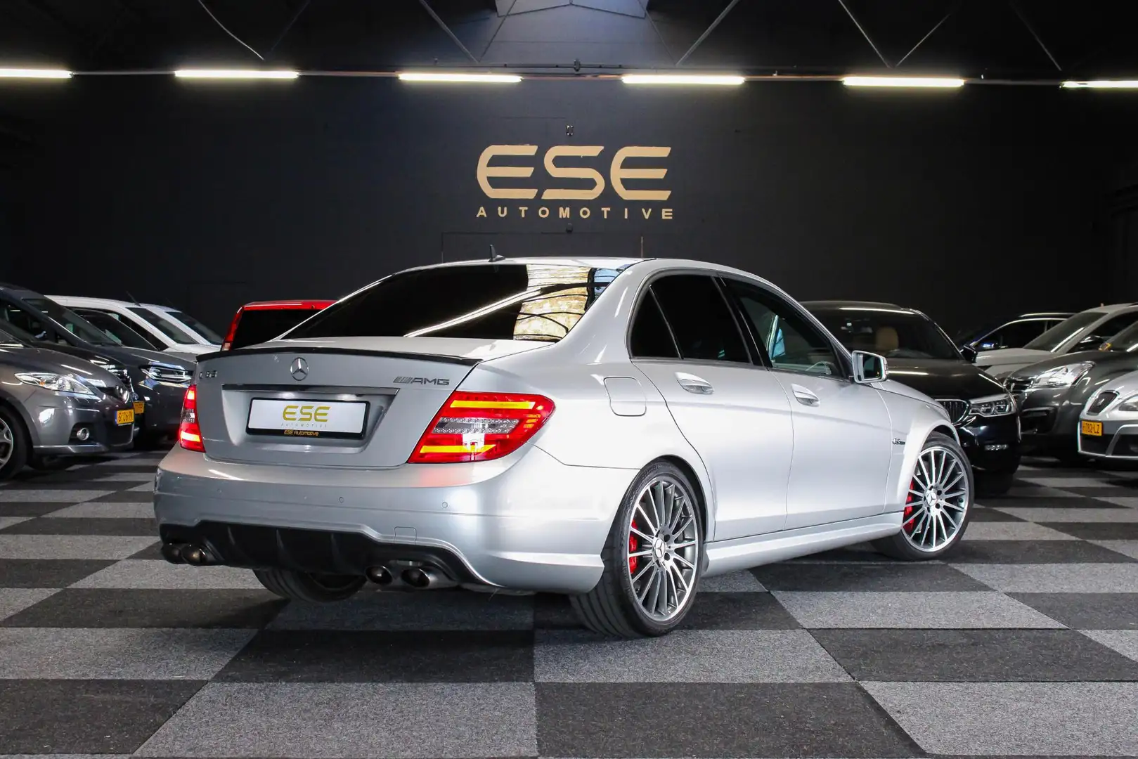 Mercedes-Benz C 63 AMG Performance Package Šedá - 2