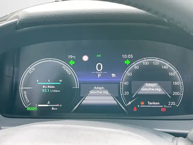 Toyota C-HR view 11