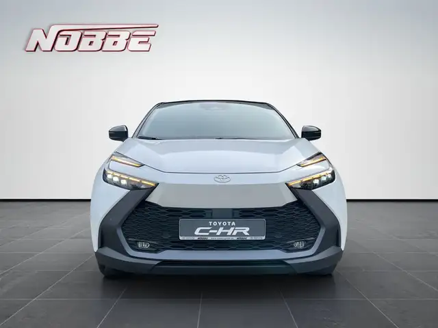 Toyota C-HR view 8