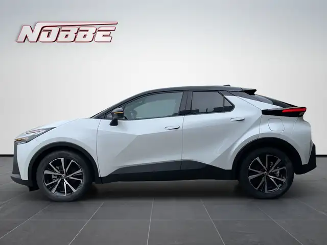 Toyota C-HR view 2