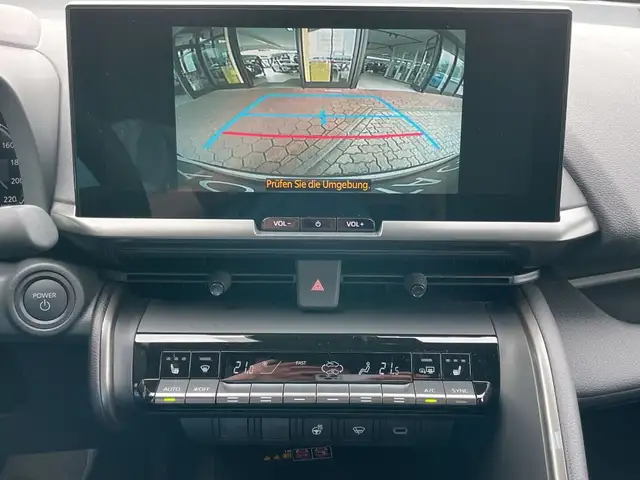 Toyota C-HR view 14