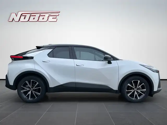 Toyota C-HR view 6