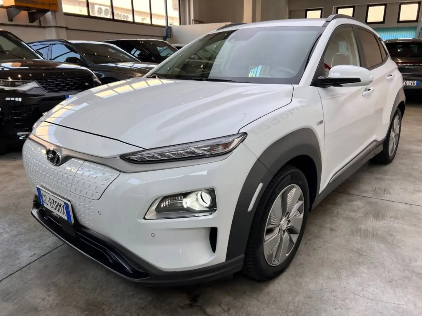 Hyundai KONA EV 64 kWh Exellence Bianco - 2