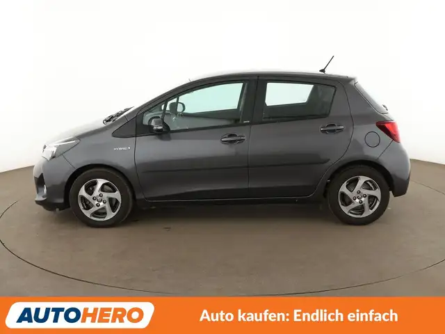 Toyota Yaris view 3