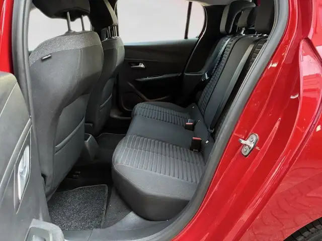 Peugeot 208 view 8