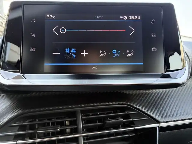 Peugeot 208 view 10