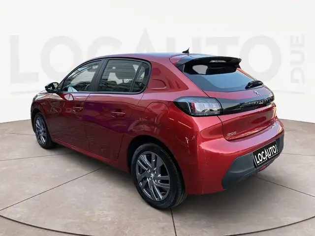 Peugeot 208 view 5