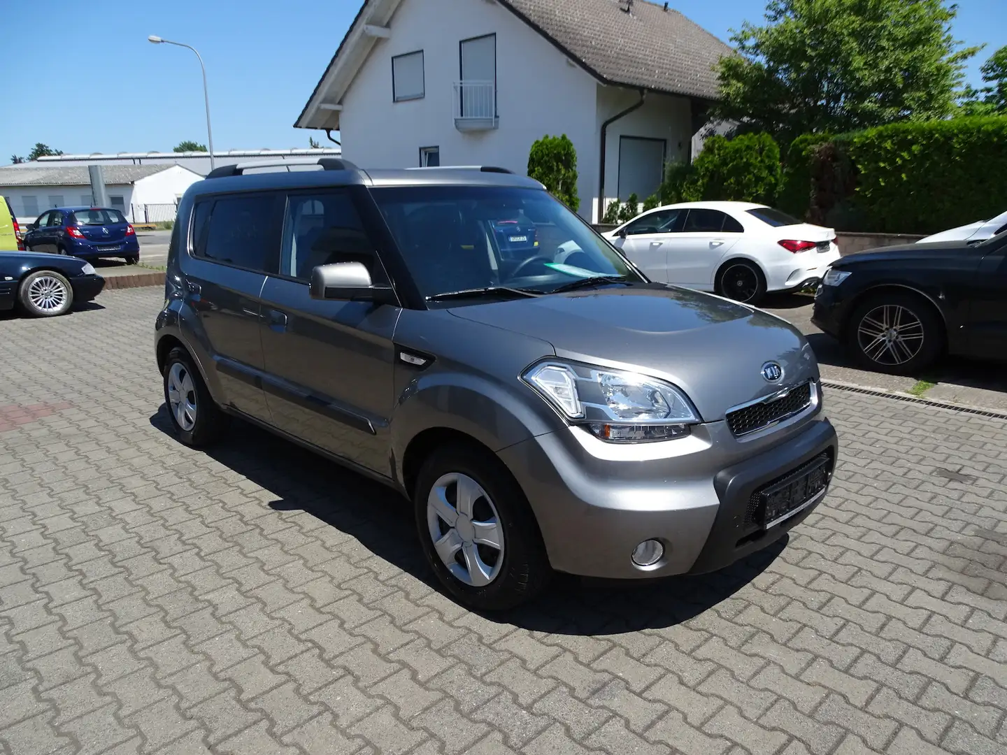 Kia Soul 1,6l Spirit GSHD, Klima, Sitzheizung, PDC hinten srebrna - 1