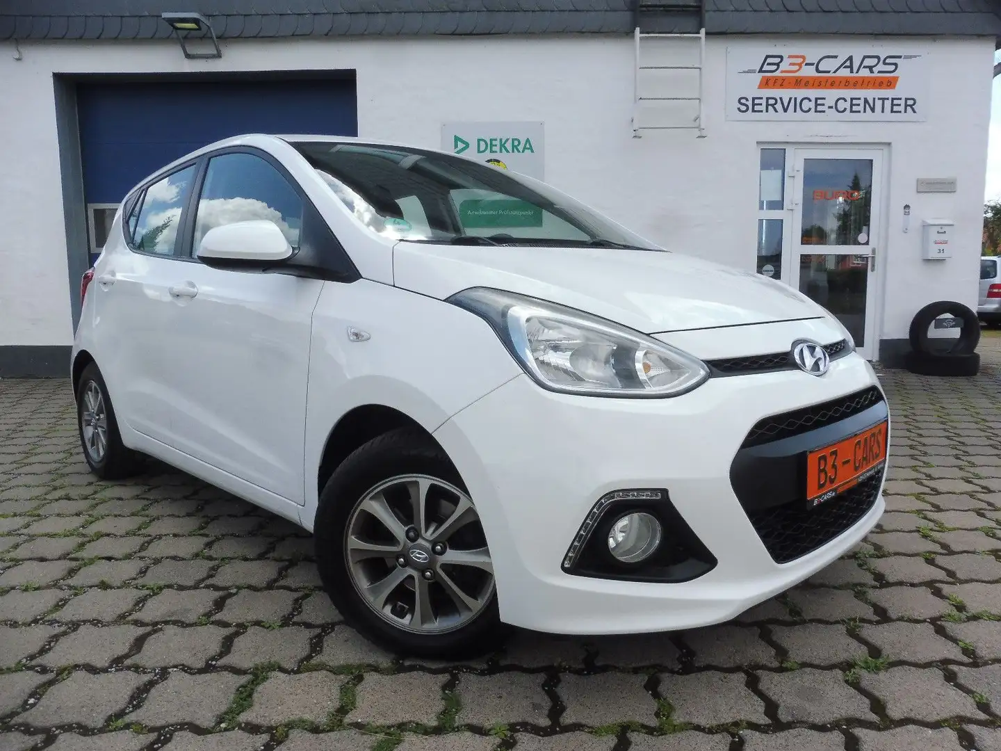 Hyundai i10 FIFA World Cup Edition #SHZ#LHZ#PDC#TEMPOM.# Blanc - 1