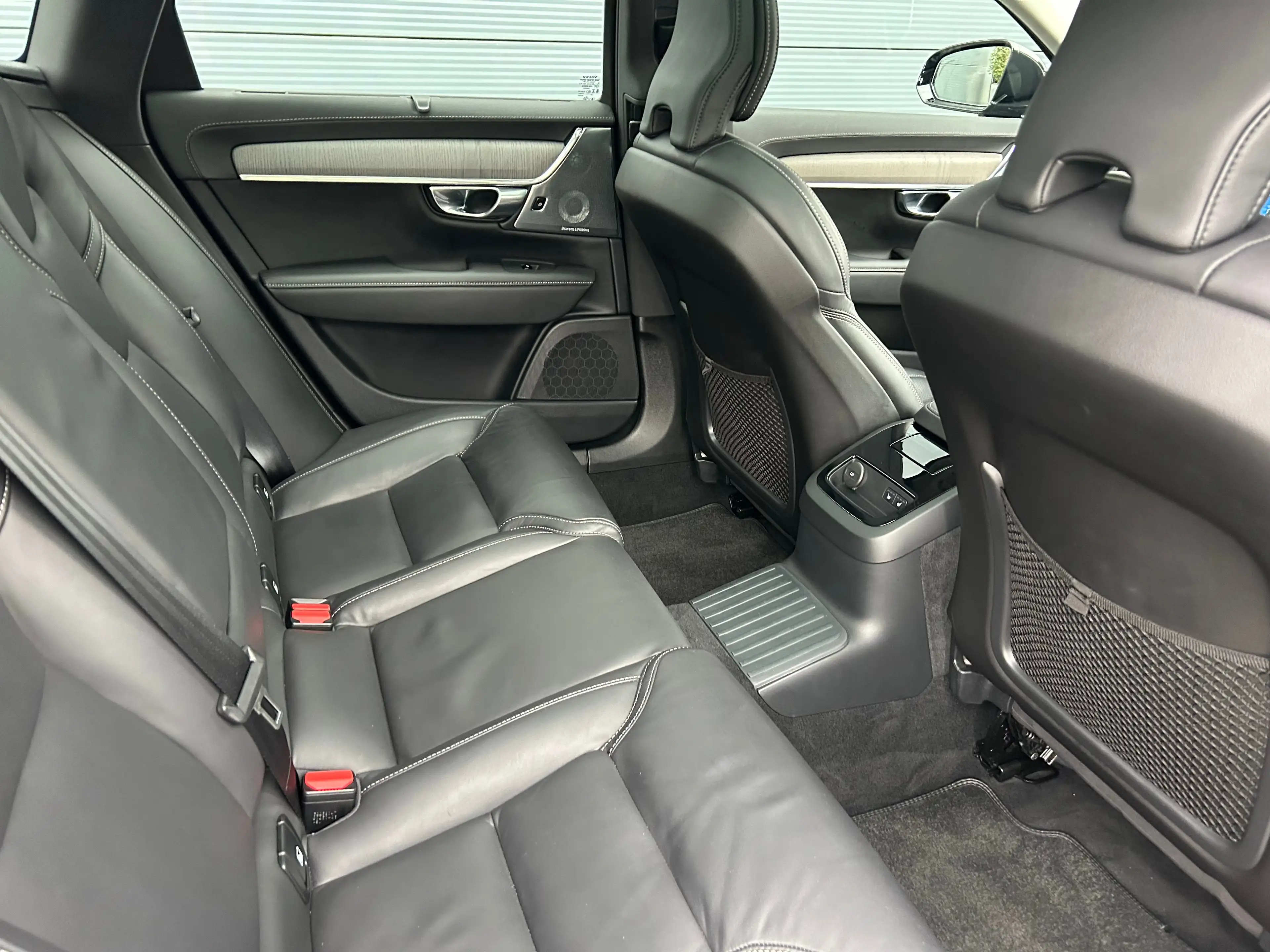 Volvo V90 2.0 T8 Plug-in hybrid AWD Ultra Dark | Luchtvering — photo 26