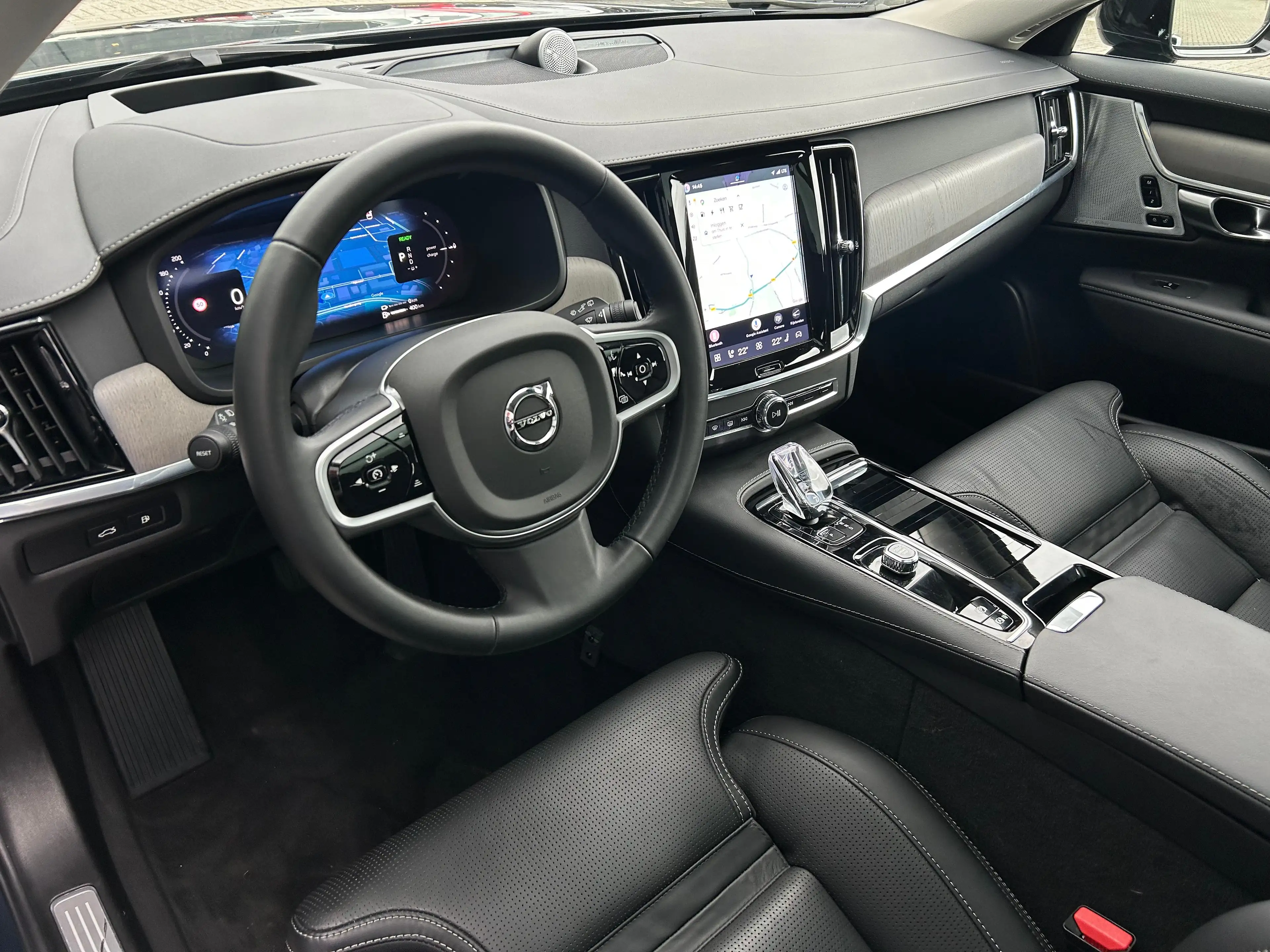 Volvo V90 2.0 T8 Plug-in hybrid AWD Ultra Dark | Luchtvering — photo 8