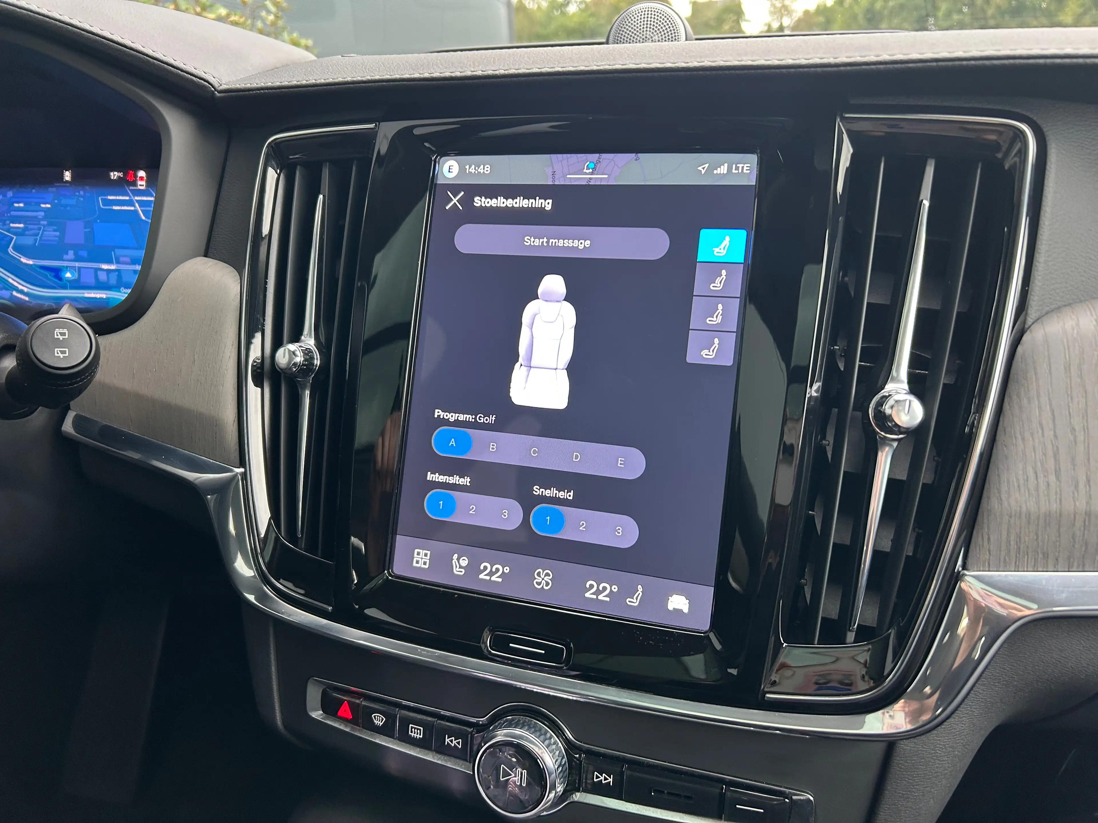 Volvo V90 2.0 T8 Plug-in hybrid AWD Ultra Dark | Luchtvering — photo 29