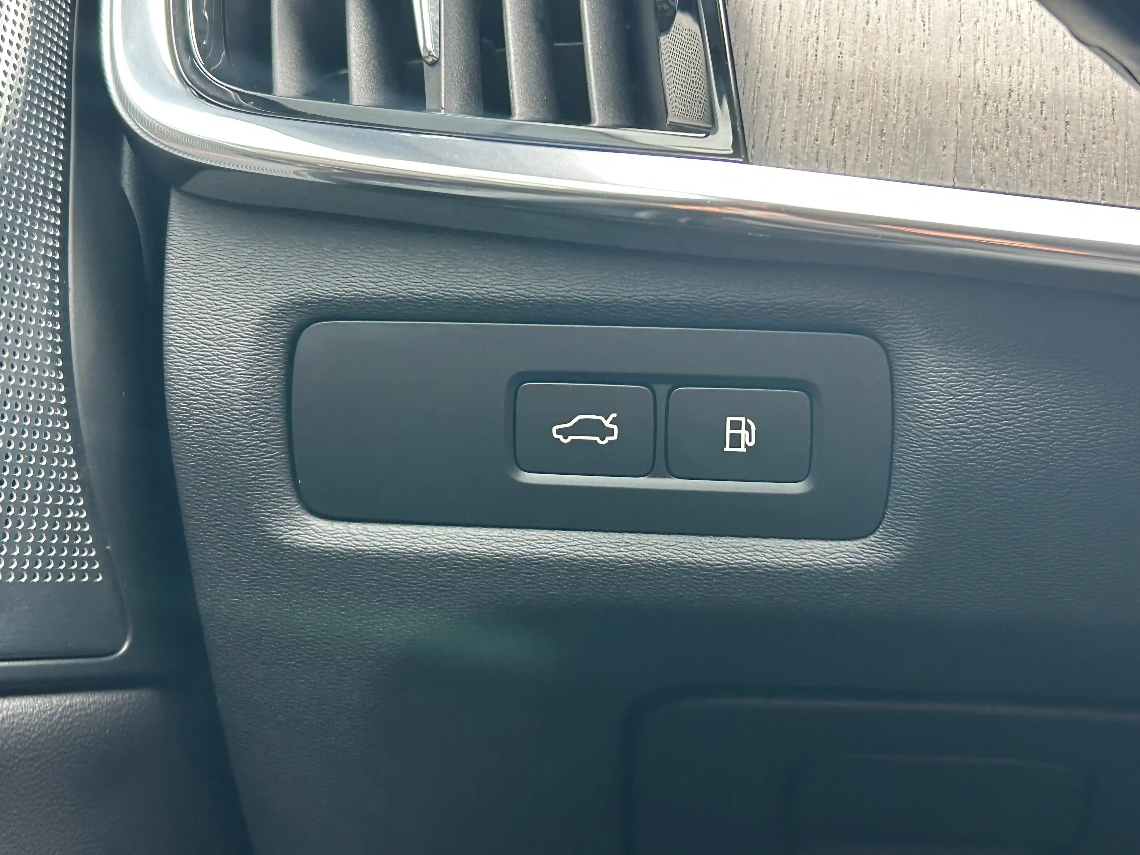 Volvo V90 2.0 T8 Plug-in hybrid AWD Ultra Dark | Luchtvering — photo 15