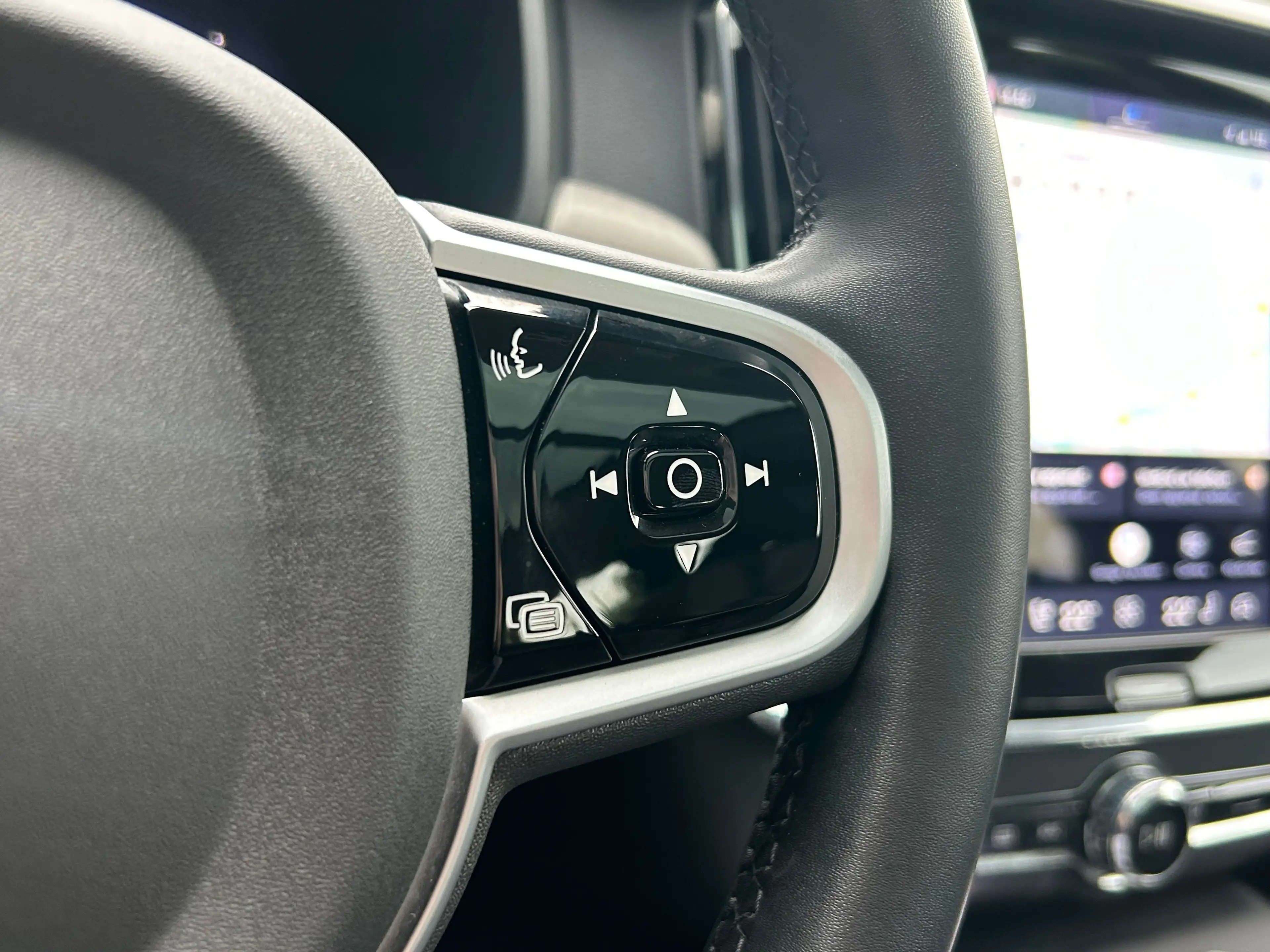 Volvo V90 2.0 T8 Plug-in hybrid AWD Ultra Dark | Luchtvering — photo 18