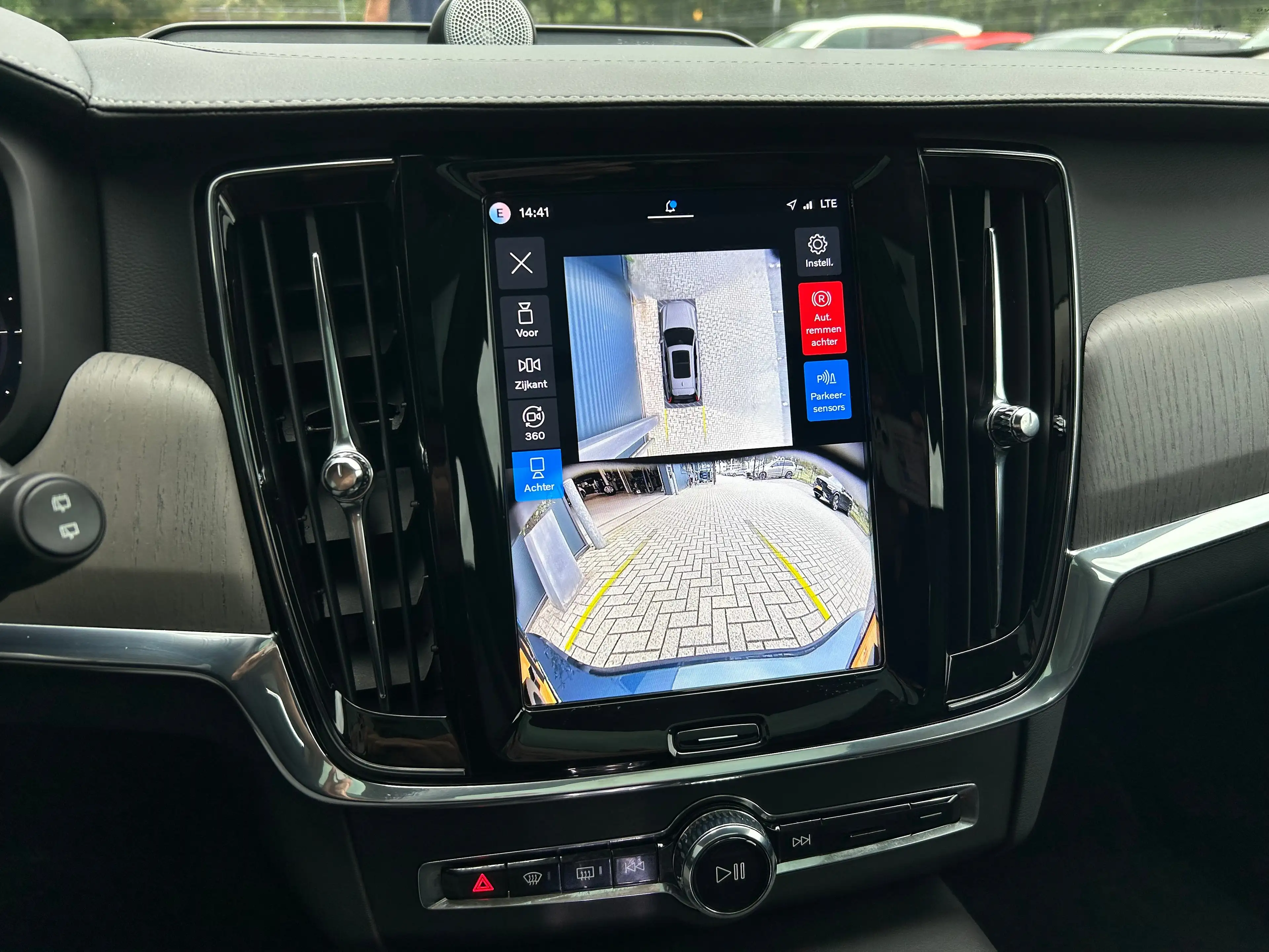 Volvo V90 2.0 T8 Plug-in hybrid AWD Ultra Dark | Luchtvering — photo 21
