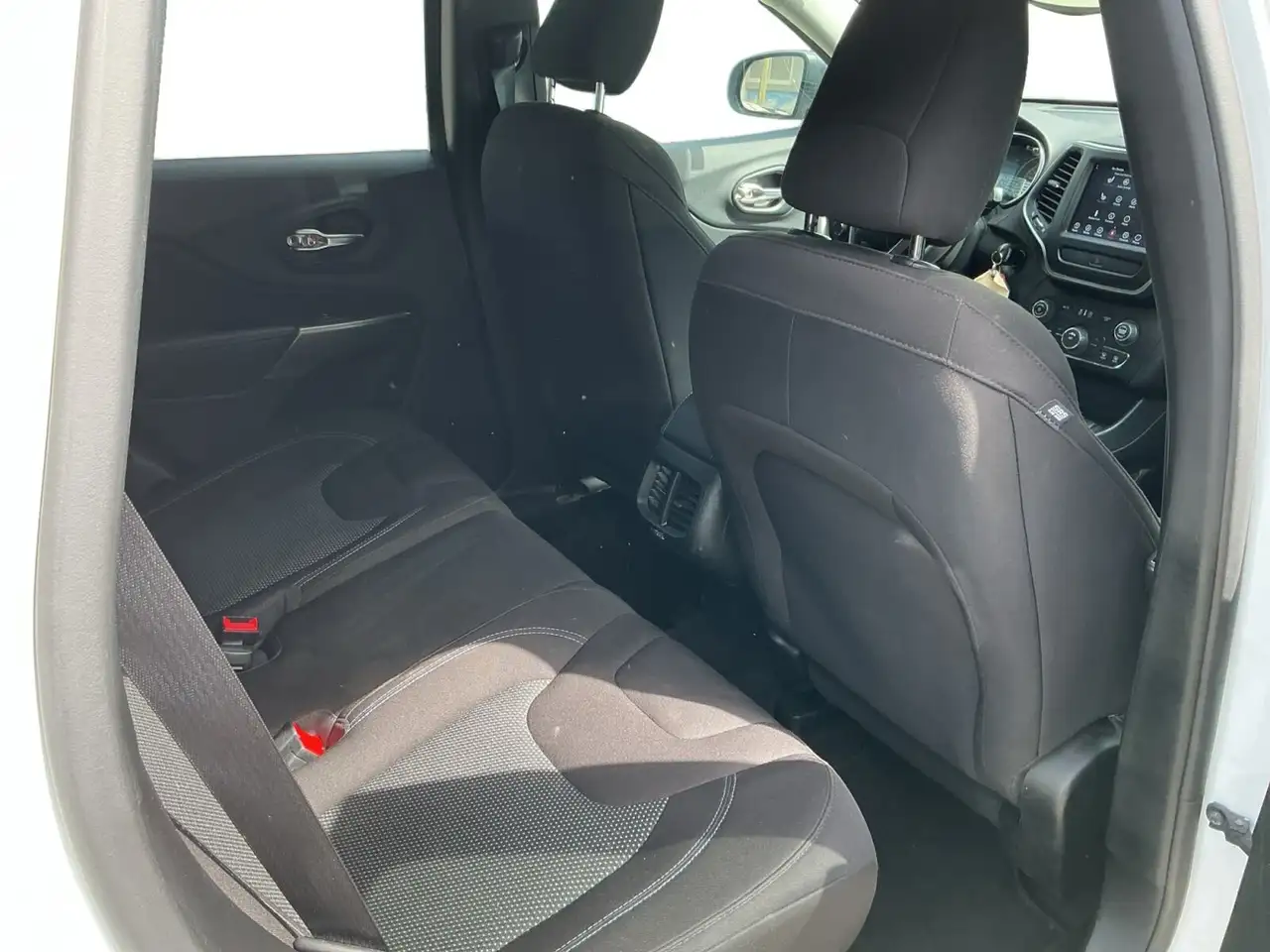 Jeep Cherokee снимка Jeep Cherokee