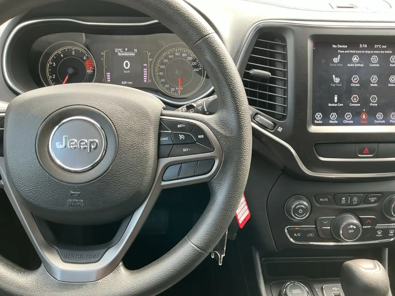 Jeep Cherokee снимка Jeep Cherokee