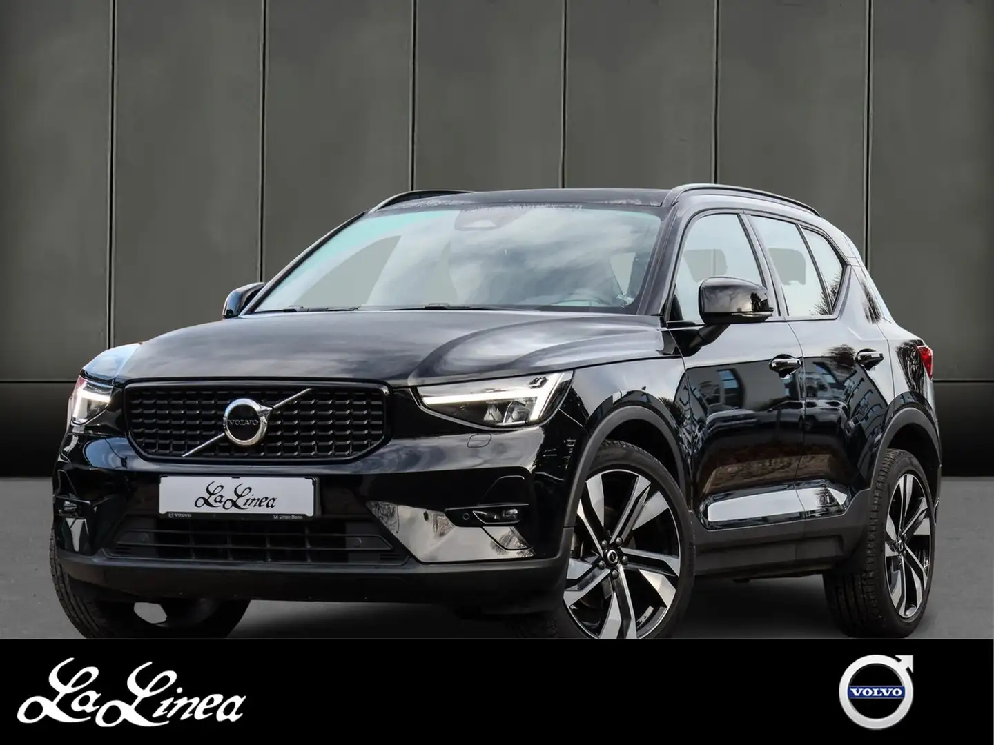 Volvo XC40 B4 AWD Ultimate Dark Aut. Navi*PDC*LED Schwarz - 1