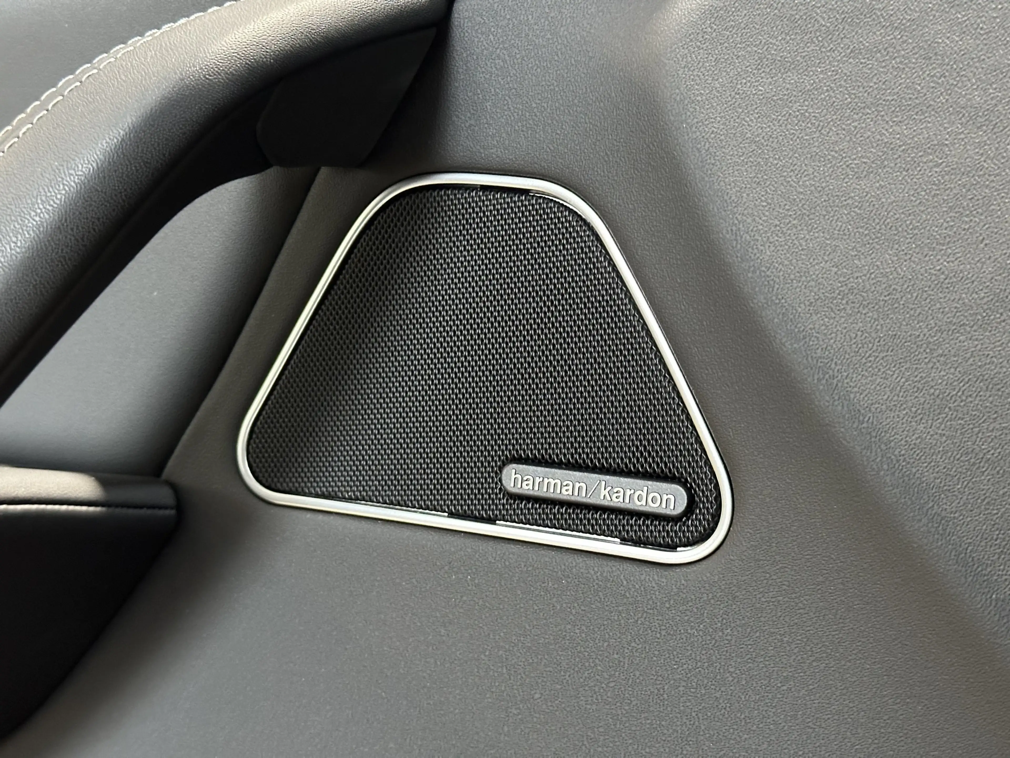 Maserati Levante Modena S Nerissimo Leder Pano 360Cam — photo 15