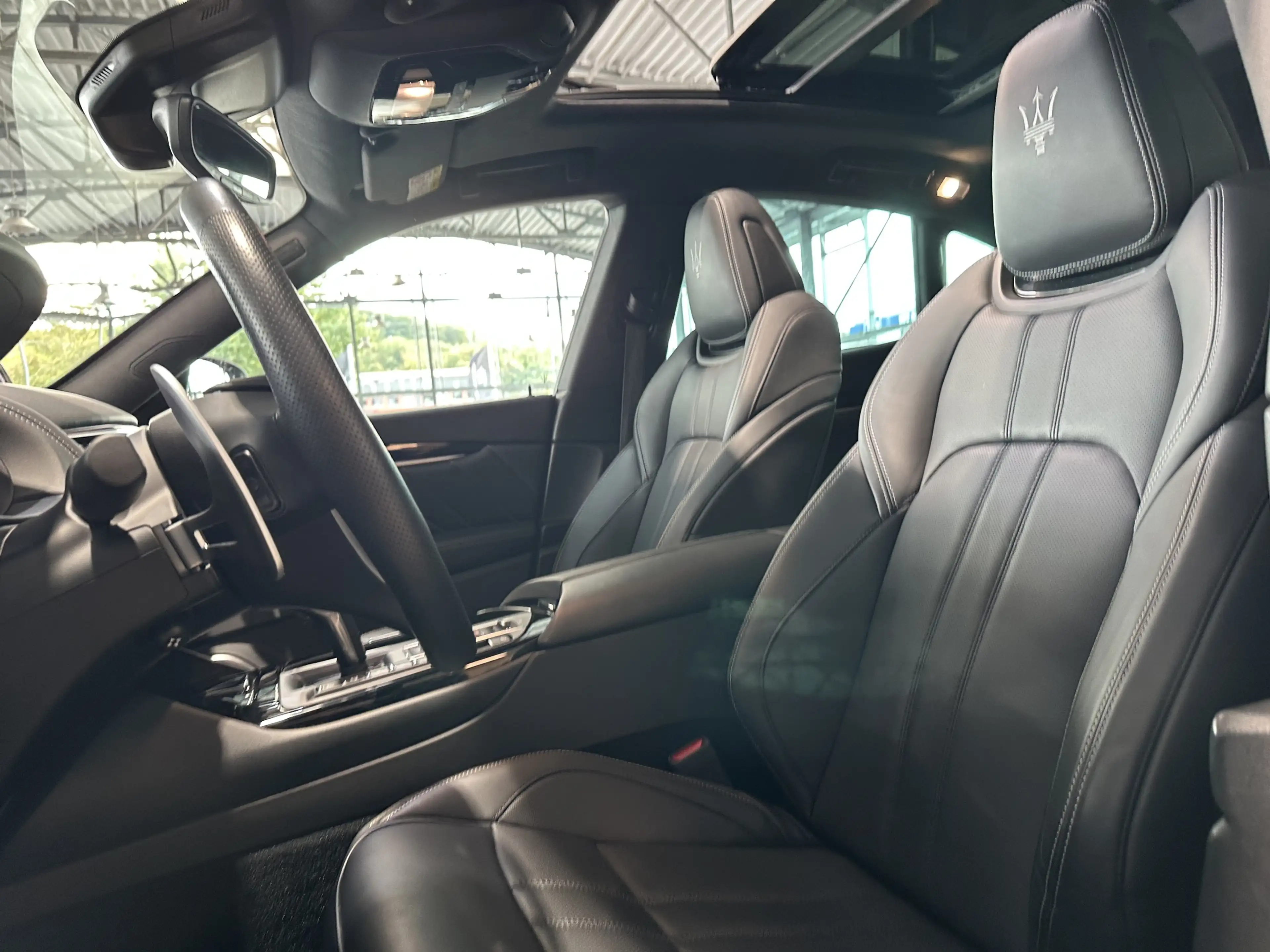 Maserati Levante Modena S Nerissimo Leder Pano 360Cam — photo 12