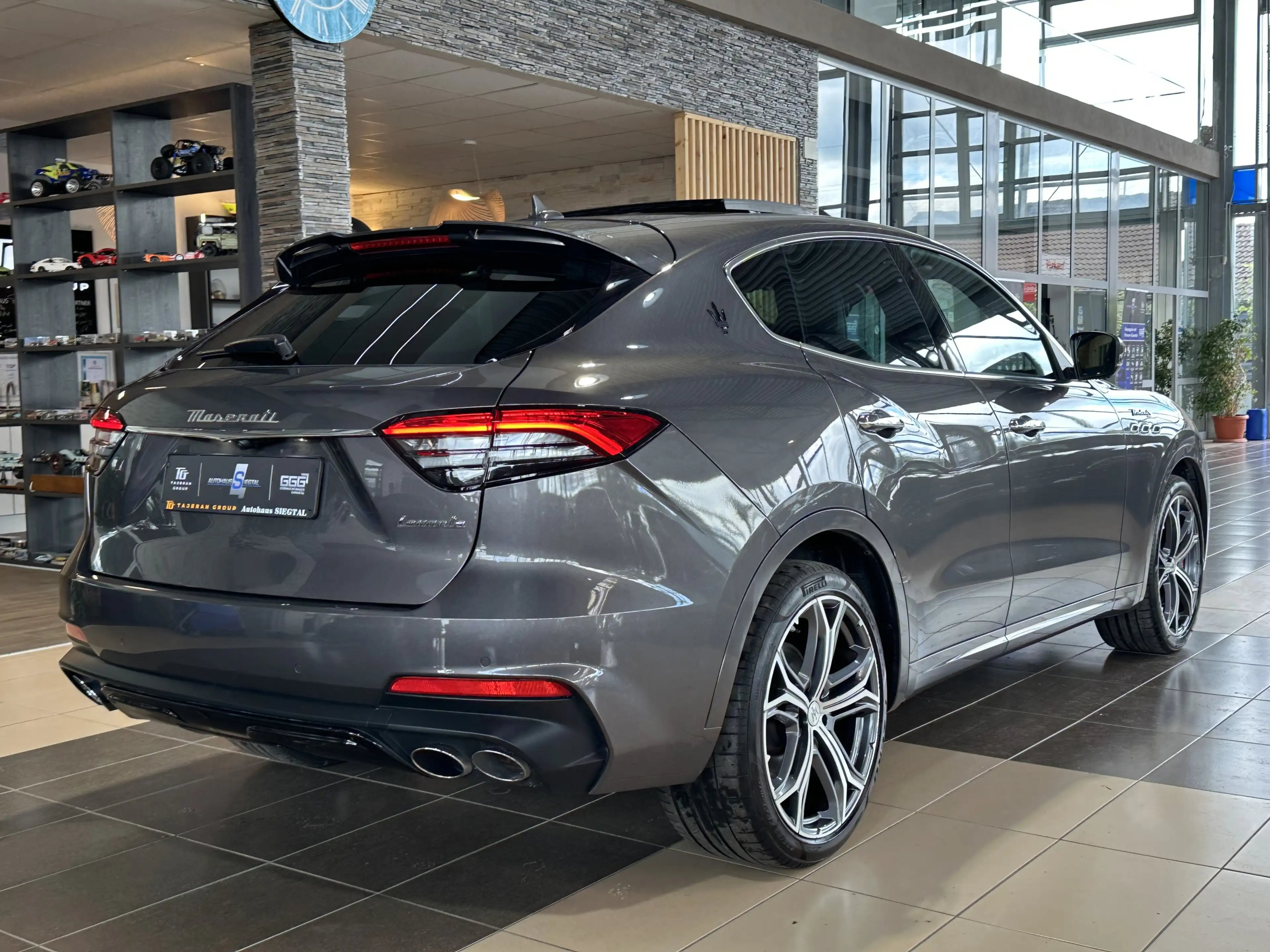 Maserati Levante Modena S Nerissimo Leder Pano 360Cam — photo 9