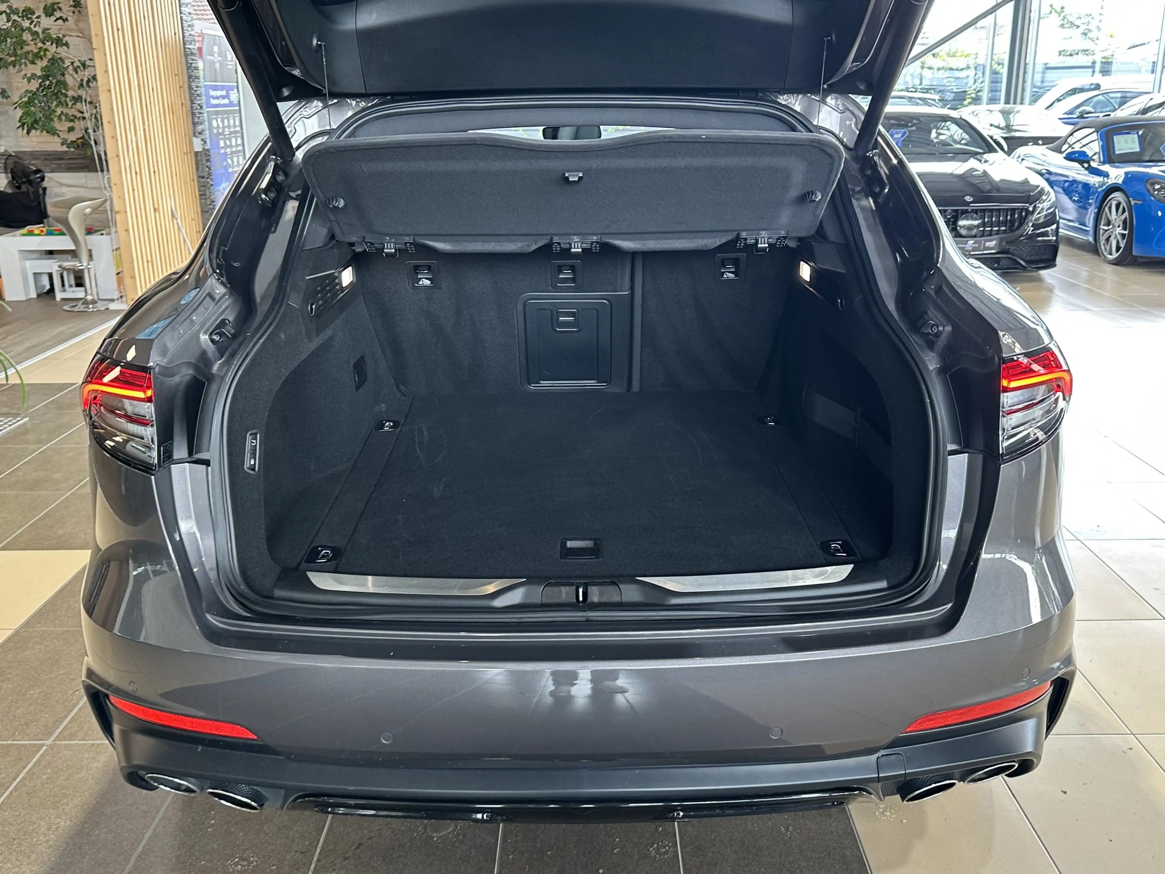 Maserati Levante Modena S Nerissimo Leder Pano 360Cam — photo 7